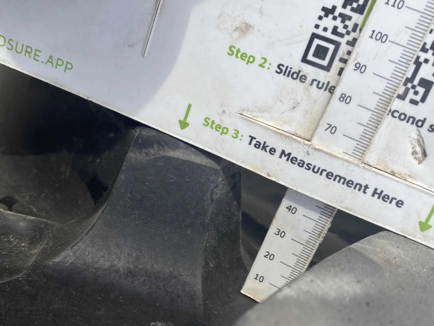 Used 320/90R50 Michelin AgriBib Row Crop R-1W (158A8) TL 85% on a 10 x 50 Case Silver 16 Bolt wheel image 4