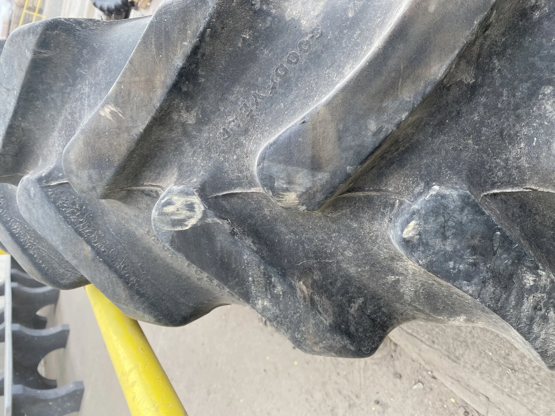 Used IF320/105R54 Goodyear Ultra Sprayer 166A8/B 85% on 10 x 54 Rogator 12B Stub Disc Sprayer Wheel image 3