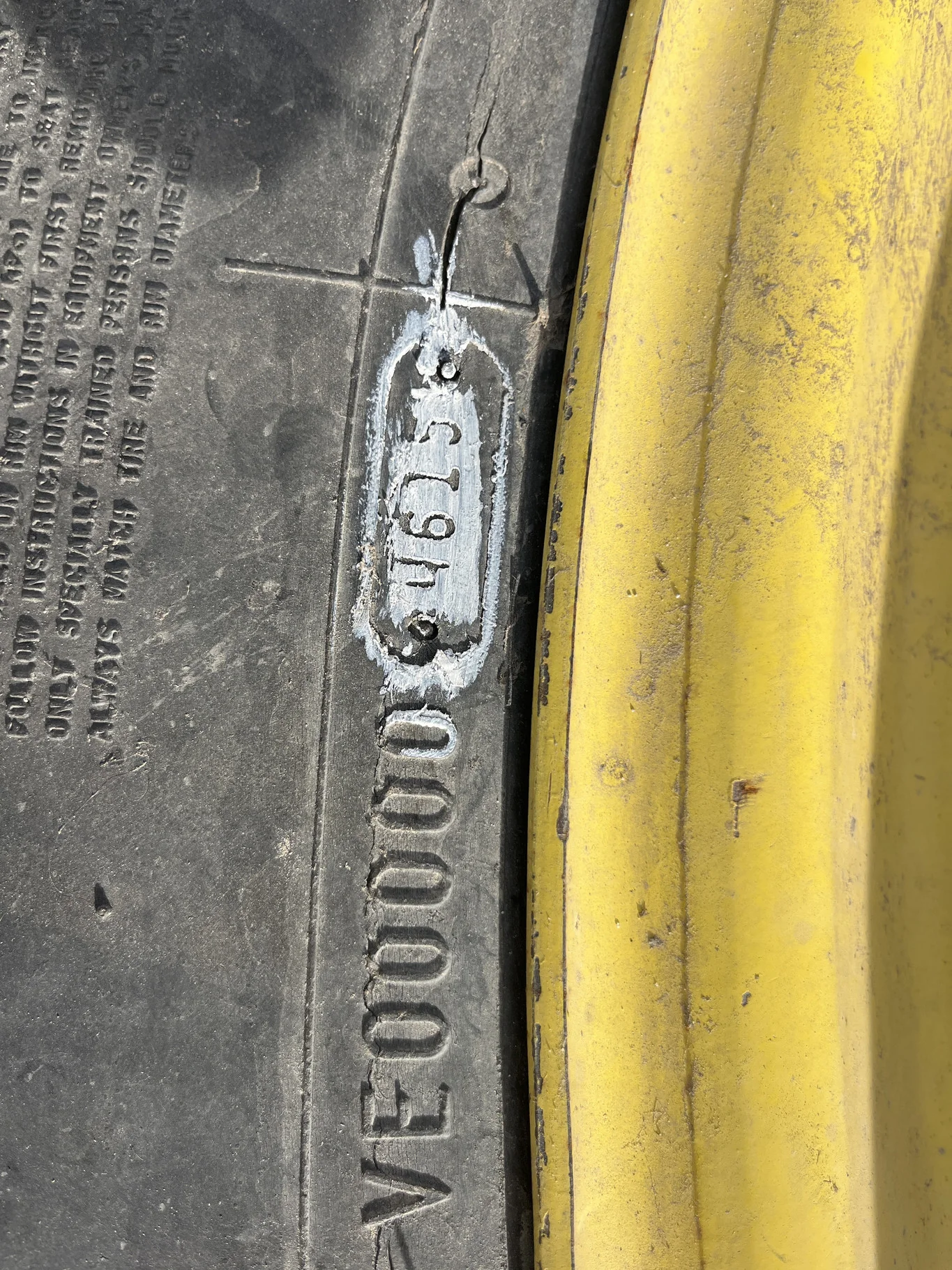 Used 620/70R42 160A8 Firestone Radial ATDT TL R-1W  80-85% On 20 x 42 12-32.047-30.078 8"BS Titan image 4