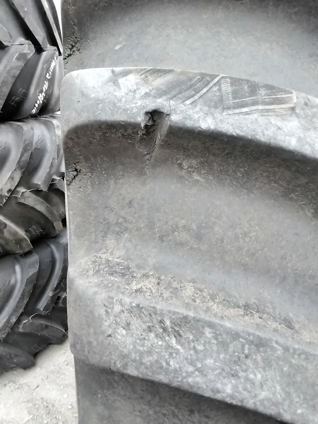 Used LSW1250/35R46 195D Goodyear Optitrac TL R-1W 85-90% On 44 x 46 12-32.047-30.078 13"BS Titan image 5