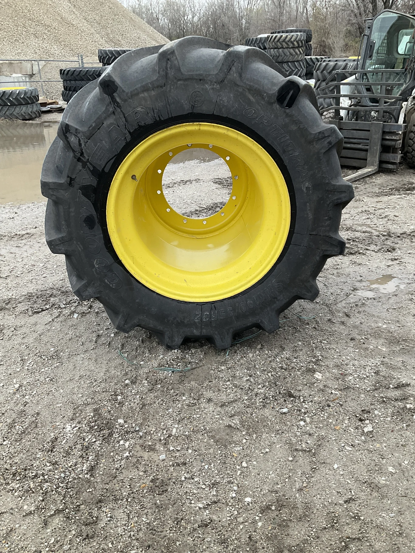Used LSW1100/35R32 175D Goodyear Optitrac TL R-1W 85-90% On 40 x 32 12-19.685-17.651 8"BS Yellow image 2