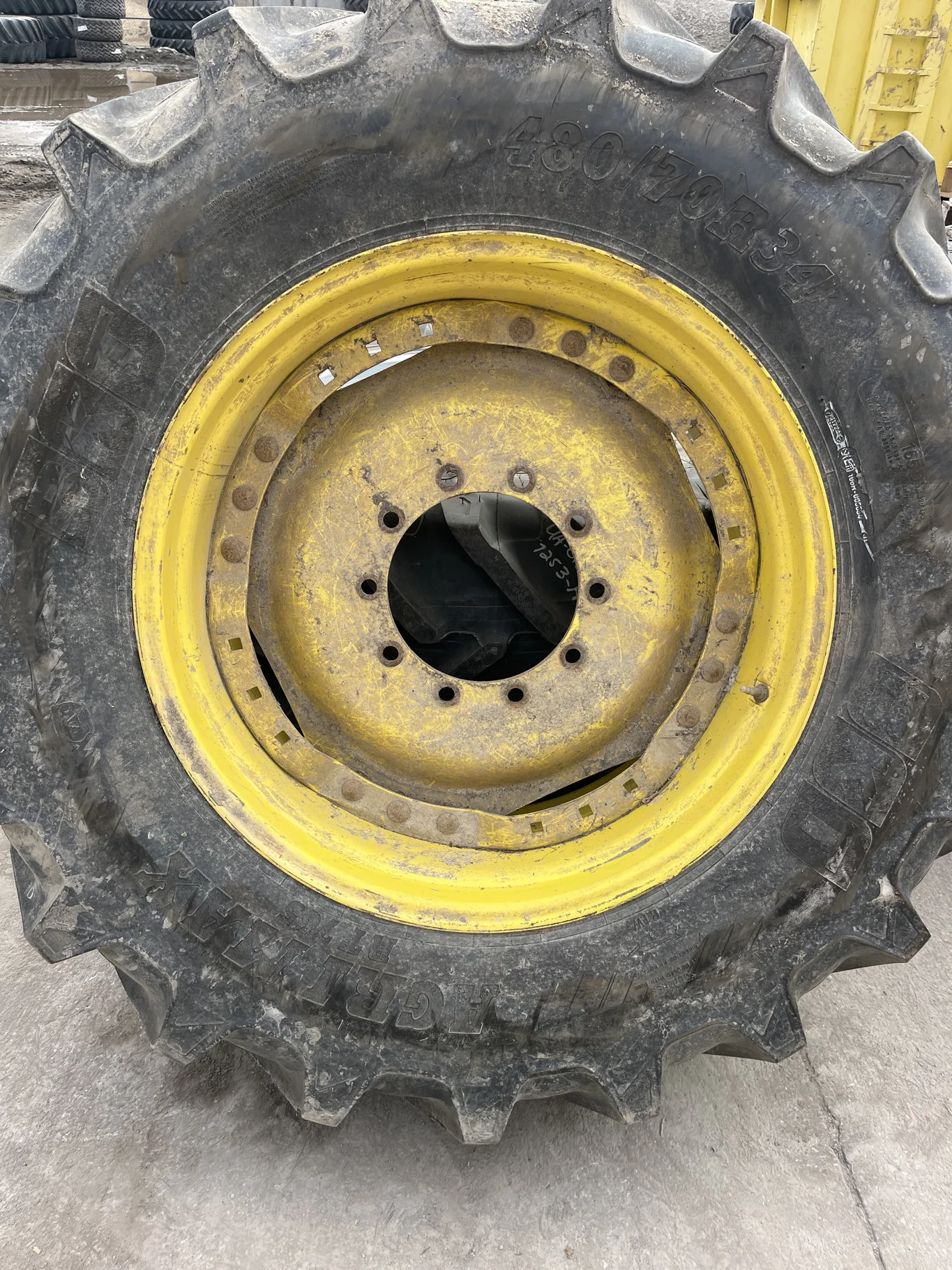 Used 480/70R34 155D BKT Agrimax RT765 TL R-1W 85-90% On 15 x 34 10-13.19-11.07 3"BS Titan Yellow