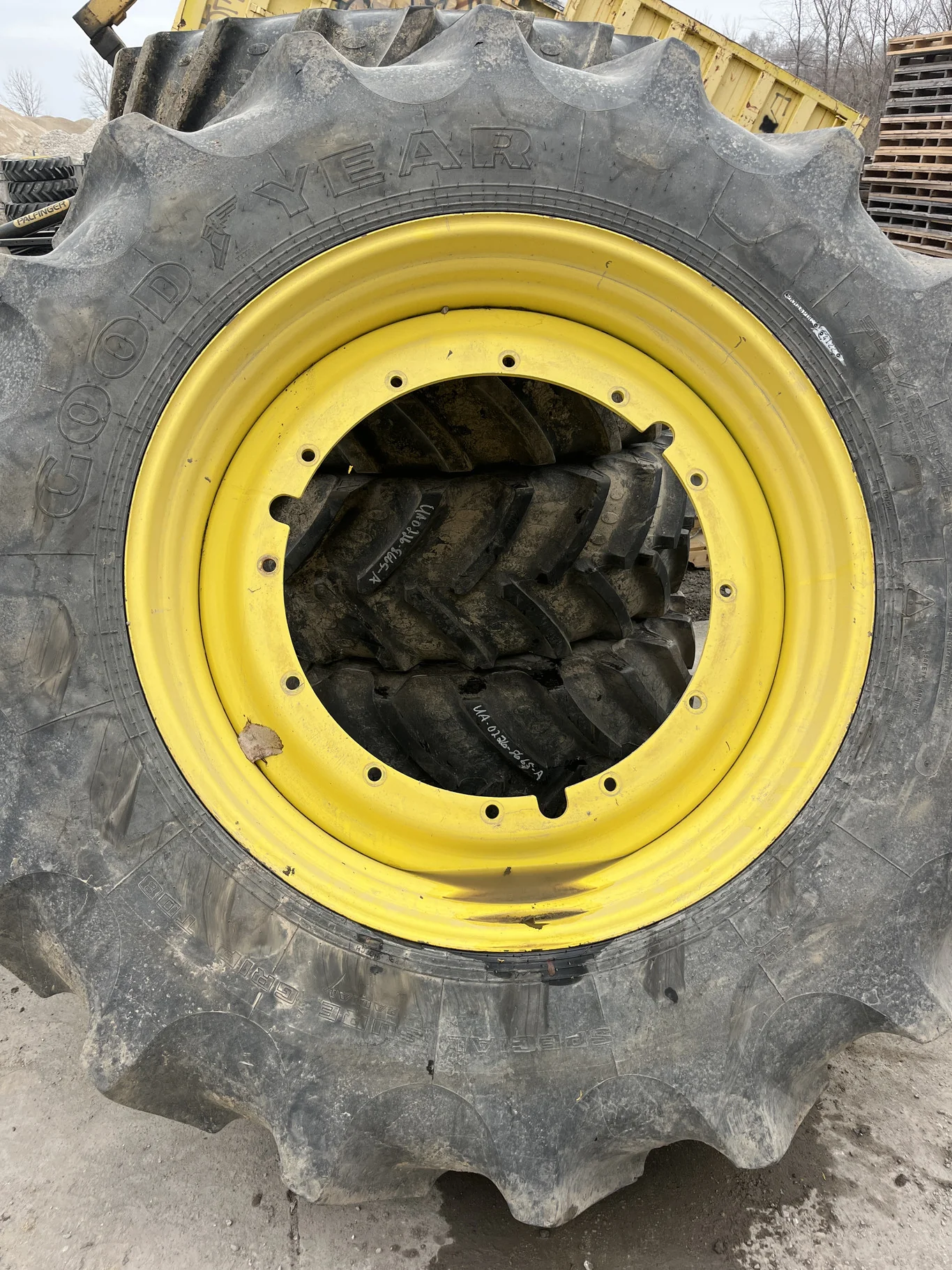 Used 520/85R46 169B Goodyear Special SuperGrip TD8 TL R-2 60-65% 16 X 46 12-32.047-30.078 R&R Yellow
