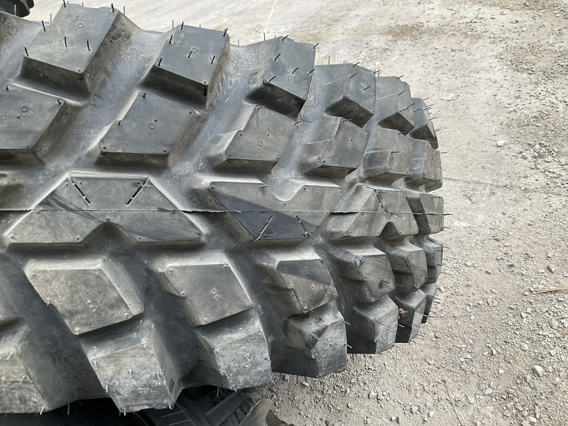Take-Off 360/80R20 147A8 Nokian TRI2 TL R-3 95-100% On 11 x 20 8-10.82-8.78 5"BS Black Dual image 2