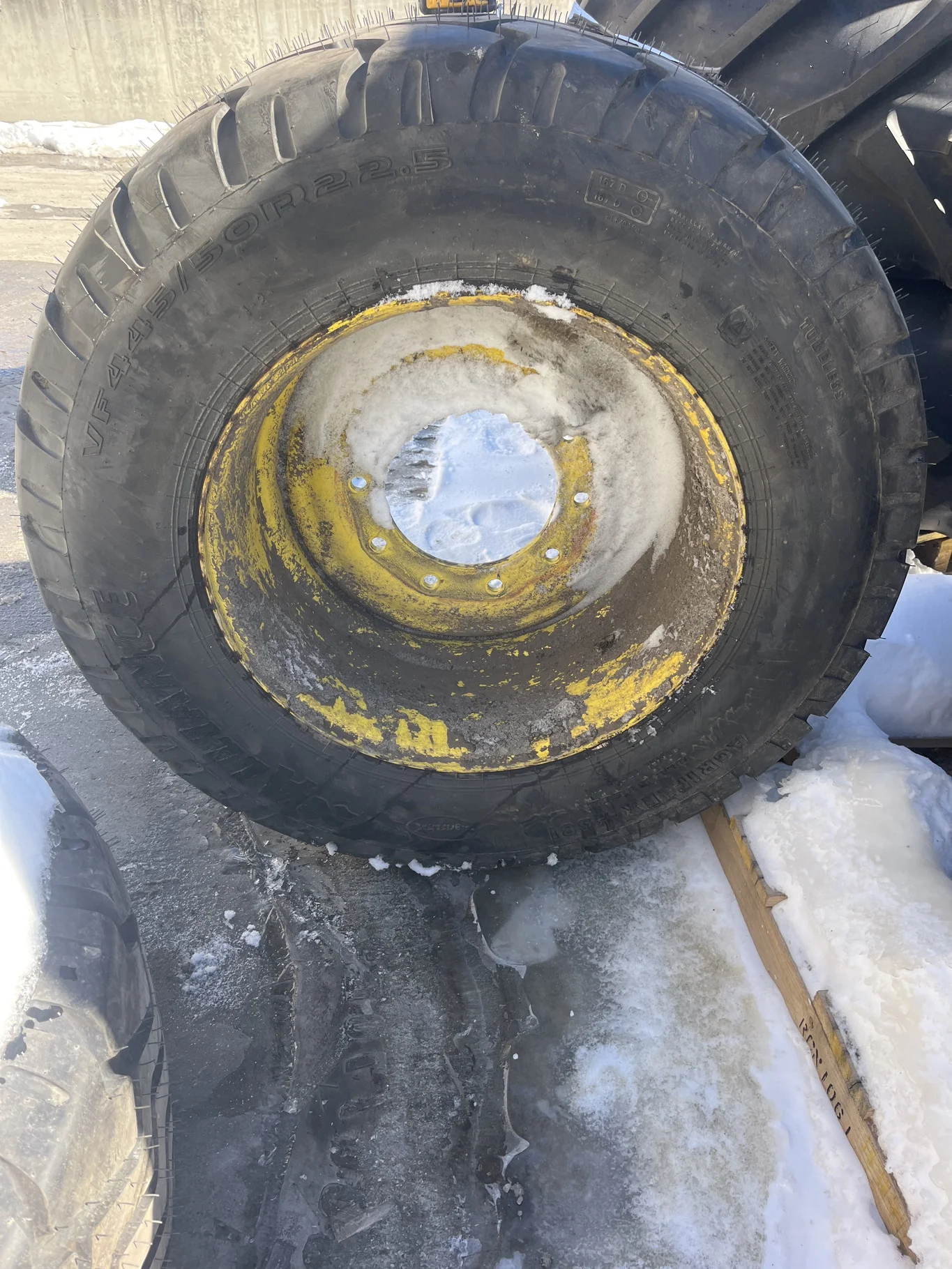 Take-Off VF445/50R22.5 167D Alliance Agriflex+381 TL I-2 On 14 x 22.5 10-11.25-8.82 8"BS Moveero