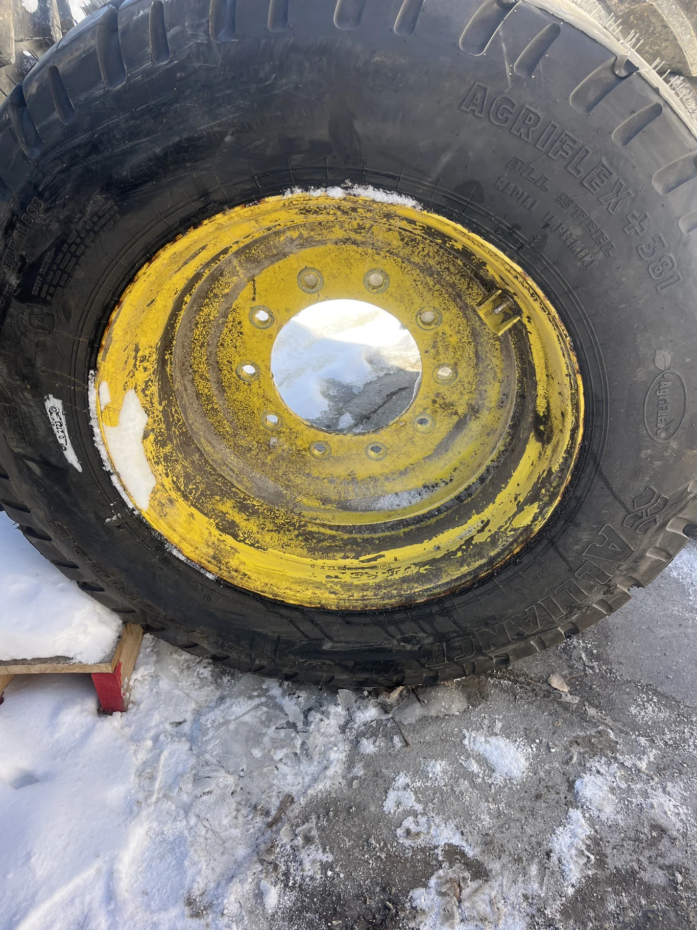 Take-Off VF445/50R22.5 167D Alliance Agriflex+381 TL I-2 On 14 x 22.5 10-11.25-8.82 8"BS Moveero image 2