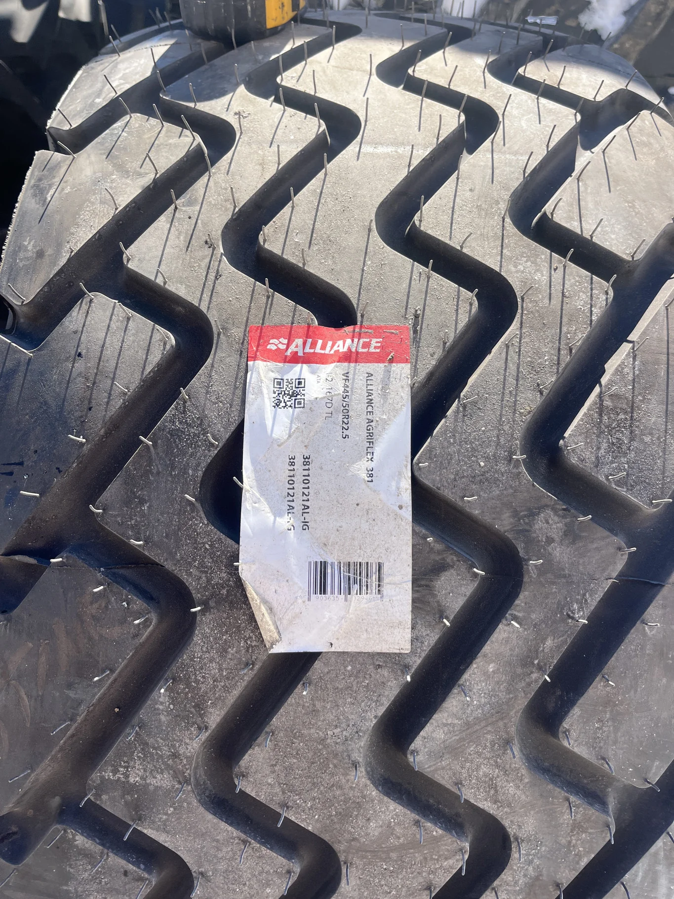 Take-Off VF445/50R22.5 167D Alliance Agriflex+381 TL I-2 On 14 x 22.5 10-11.25-8.82 8"BS Moveero image 3
