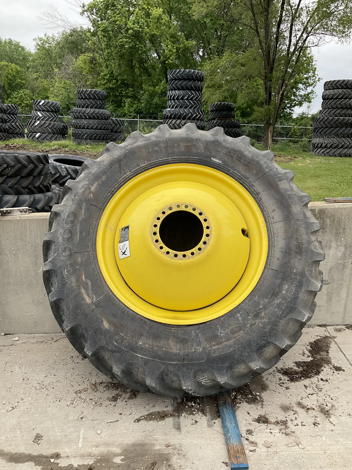 Used 520/85R42 157A8 Goodyear Ultratorque Radial DT712 TL R-1 85-90% On 18 x 42 20-13.19-11.07 5"BS