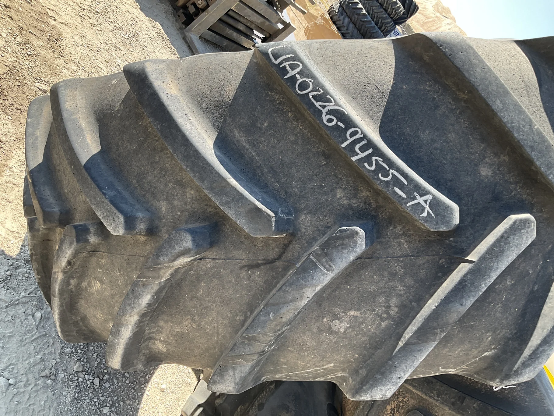 Used VF710/70R42 184B Firestone MaxiTraction TL R-1W 90-95% On 25 x 42 20-18.70-15.50 32.625"BS image 2