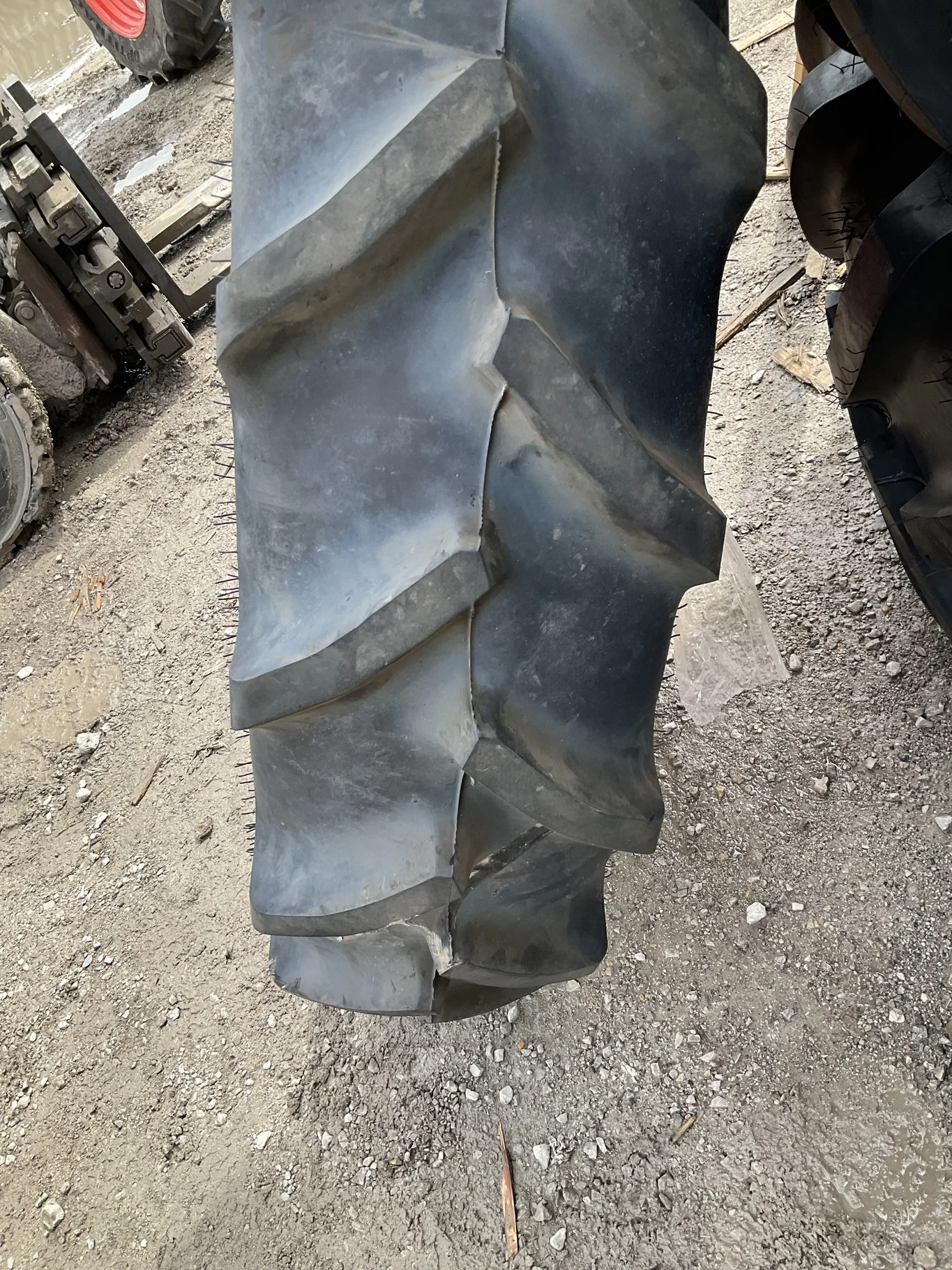 Used 320/85R34 133A8 Goodyear ST RDT800 TL R-1W 90-95% On 10 x 34 10-13.19-11.07 8"BS Titan Red image 3