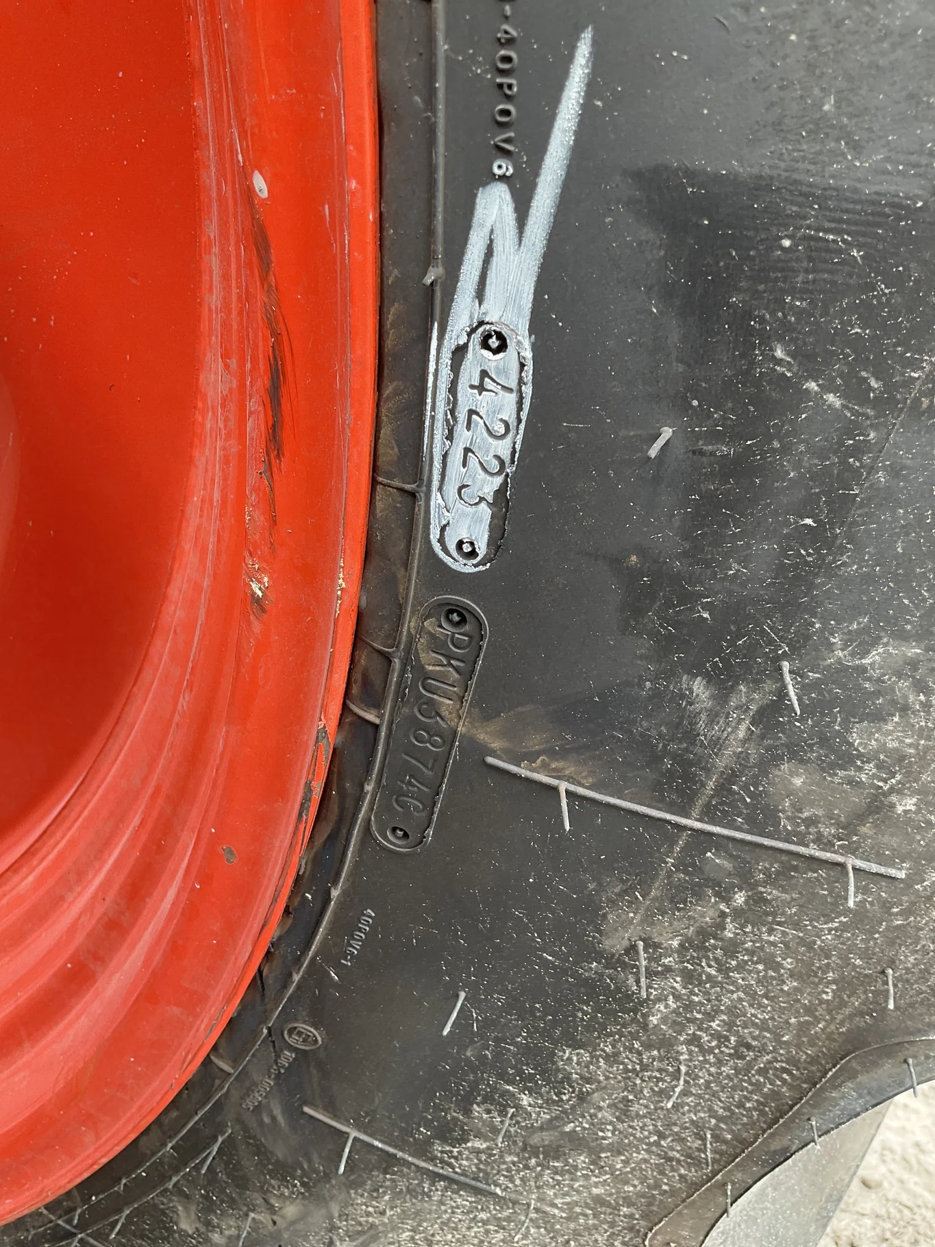 Take-Off 320/90R50 148D Goodyear Optitrac TL R-1W 95-100% On 10 x 50 8-10.82-8.78 8"BS Red Waffle image 3