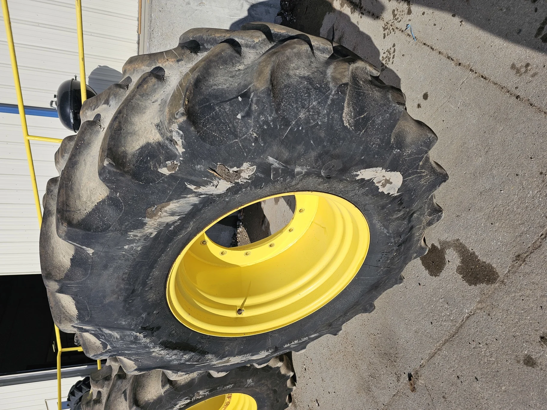 Used VF600/70R30 Firestone Radial All Traction Deep Tread D2 R-1W (165D) 55% TL on a 20 x 30 JDY