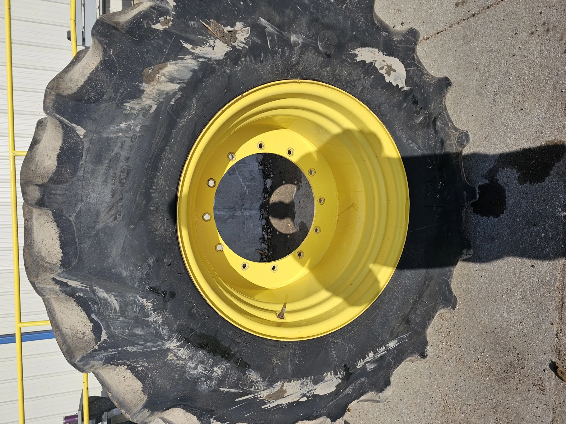 Used VF600/70R30 Firestone Radial All Traction Deep Tread D2 R-1W (165D) 55% TL on a 20 x 30 JDY image 2