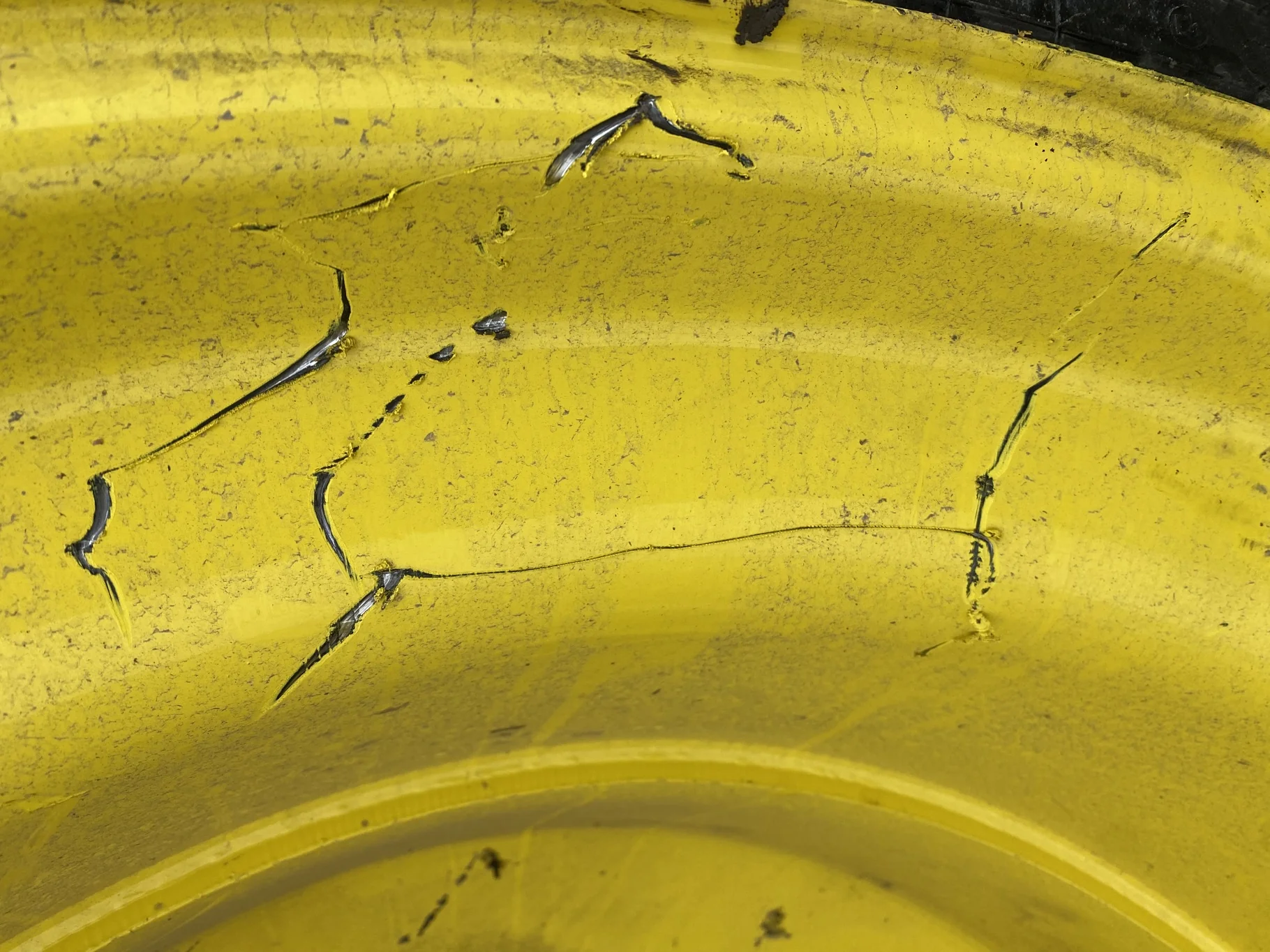 Used 580/85R42 Firestone Radial Deep Tread 23 R-1W (166B) TL 85% on a 18 x 42 JD Yellow 20 B Inside image 5