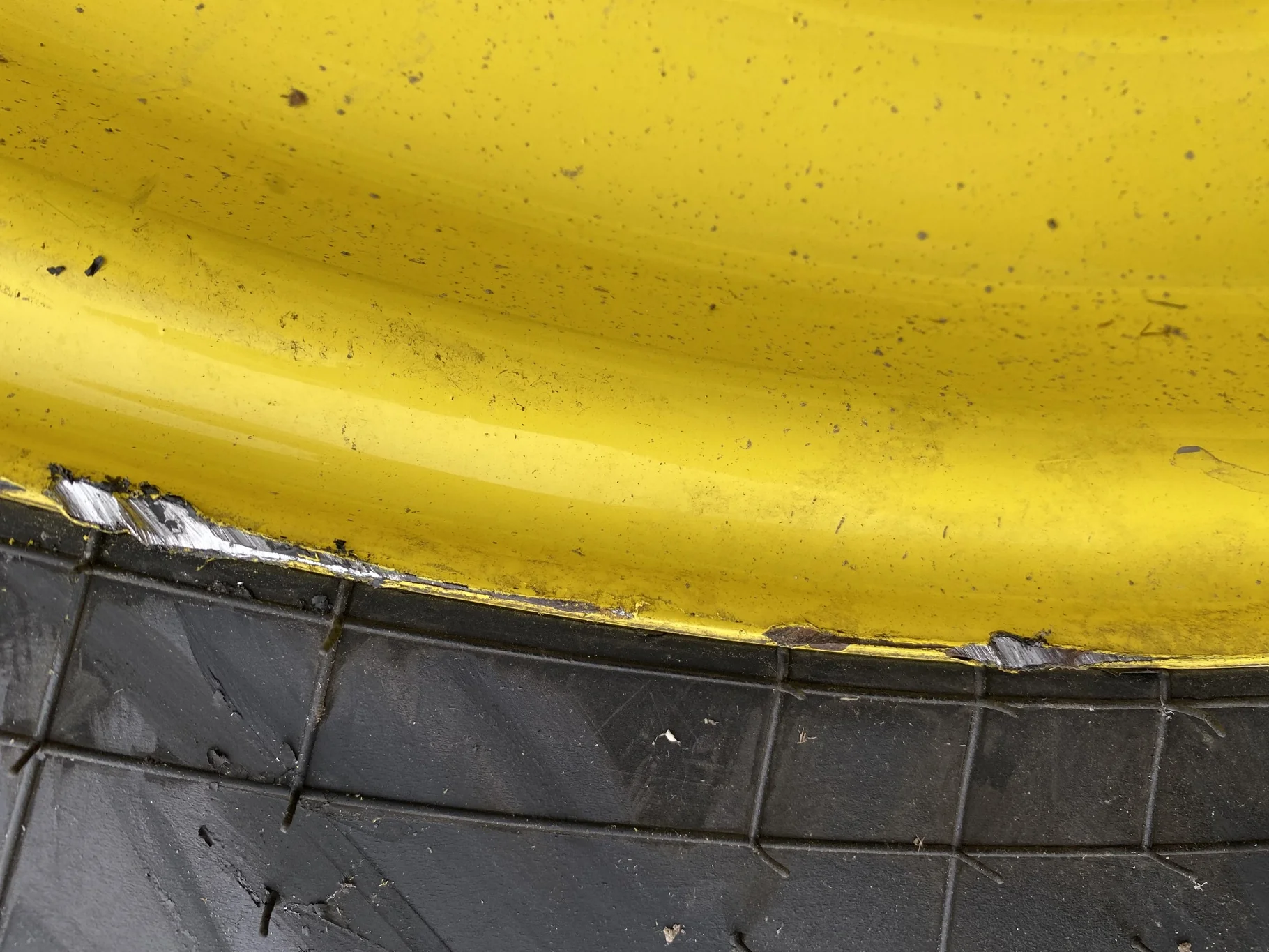 Used 580/85R42 Firestone Radial Deep Tread 23 R-1W (166B) TL 85% on a 18 x 42 JD Yellow 20 B Inside image 6