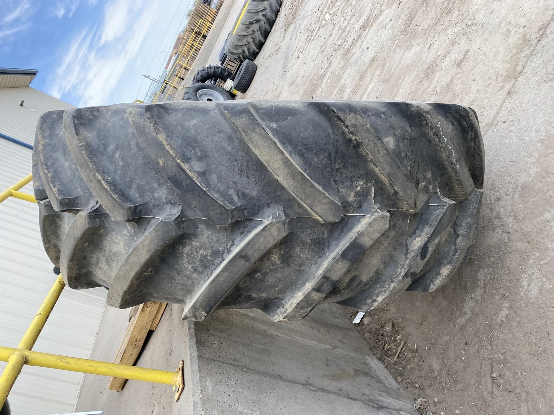 Used 710/70R42 Michelin MachXBib R-1W 173D TL 98% on 23 x 42 12-32.04-30.07 Stub Disc image 3