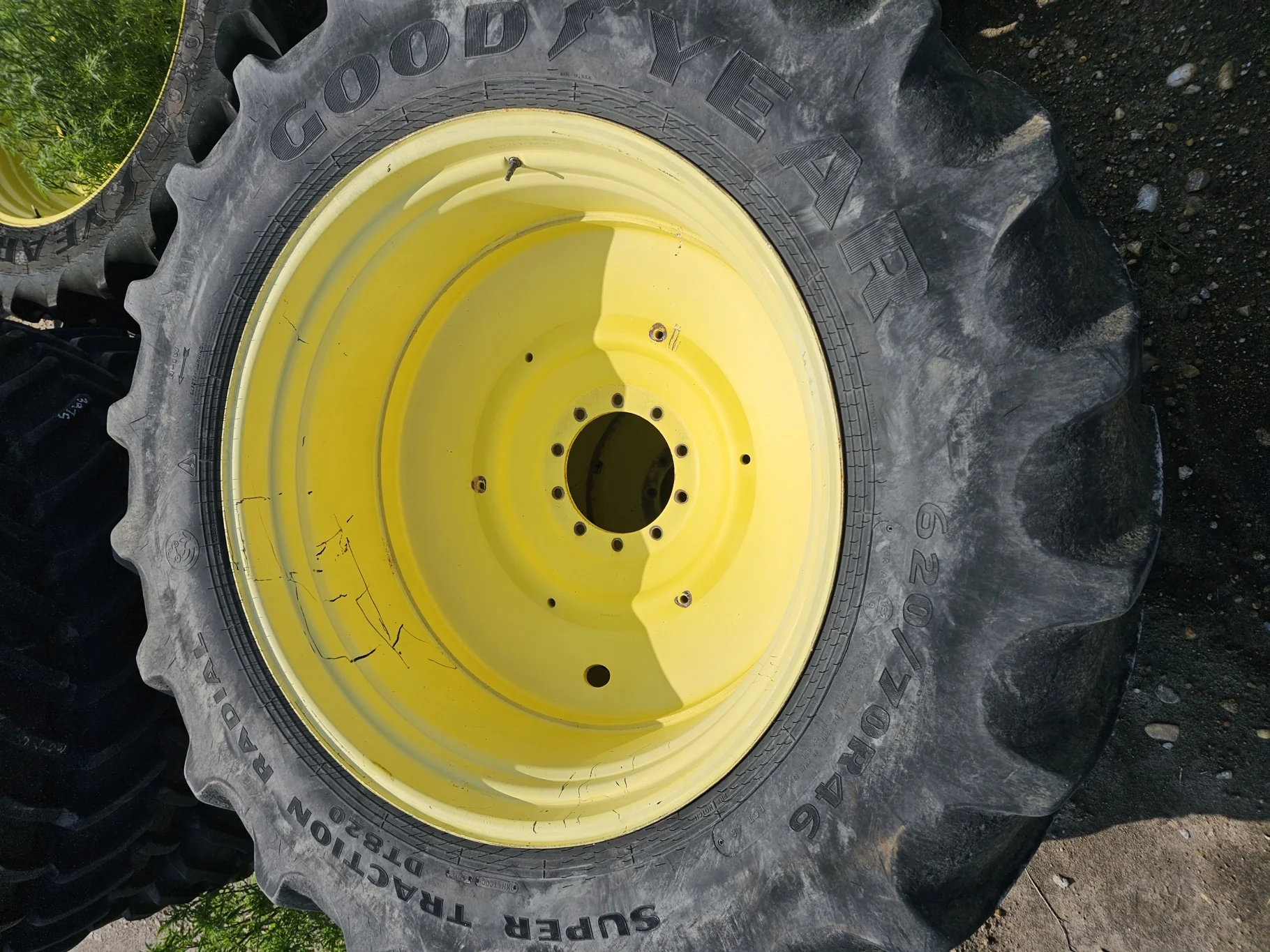 Used 70% 620/70R46 Goodyear Optitrac (162B) R-1W TL on 20 X 46 10-13.187-11.08 -9.125 JD Yellow Dual