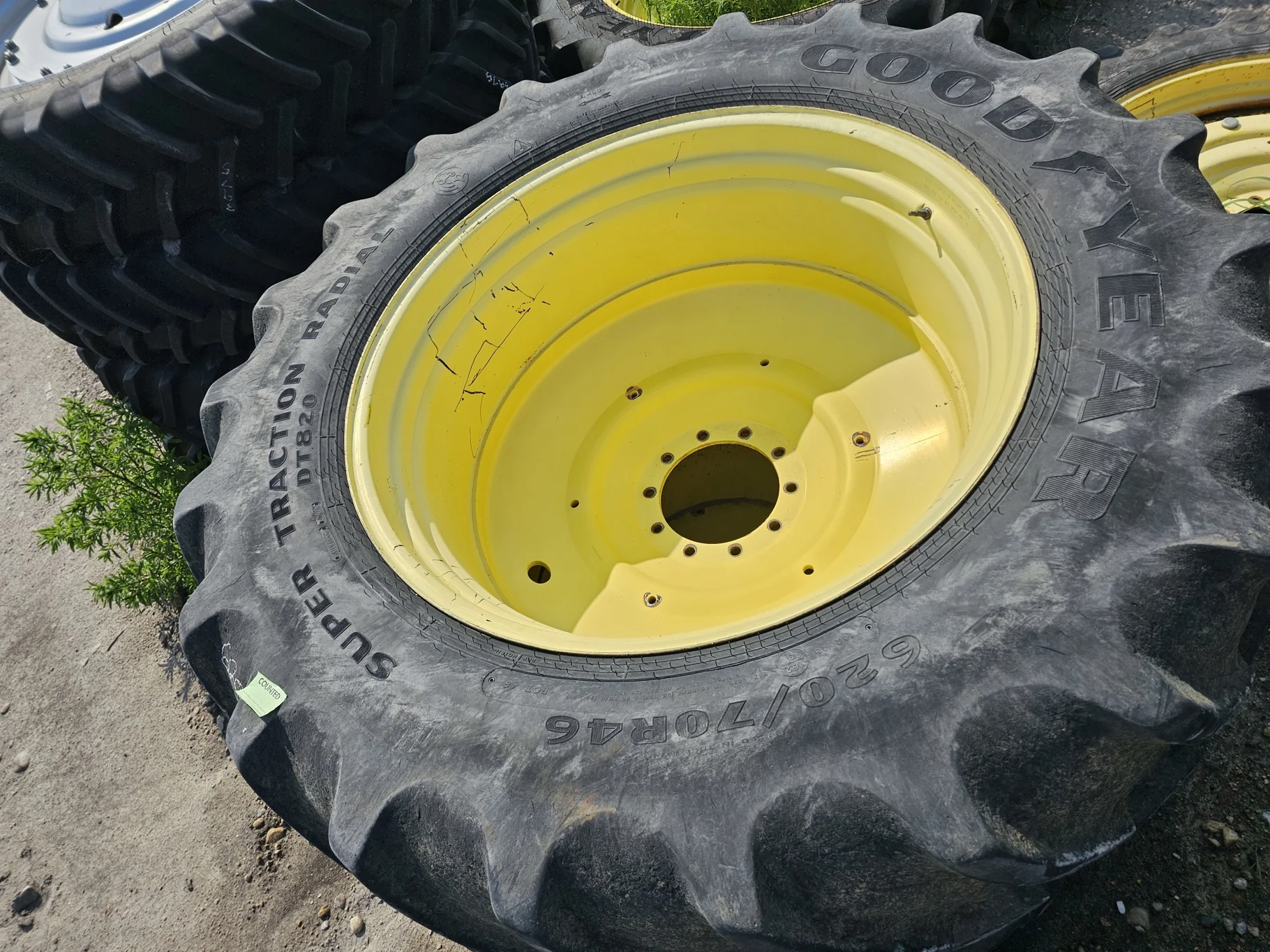 Used 70% 620/70R46 Goodyear Optitrac (162B) R-1W TL on 20 X 46 10-13.187-11.08 -9.125 JD Yellow Dual image 2