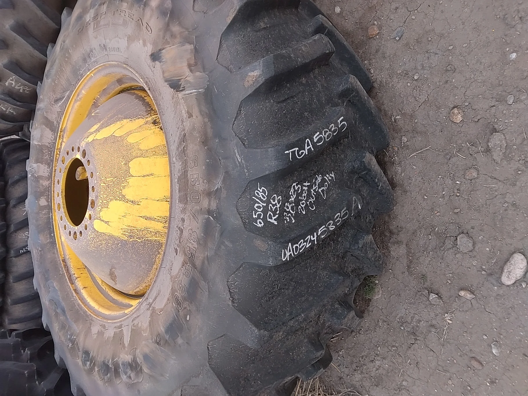 Used 650/85R38 Firestone Radial Deep Tread 23 R-1W 173B TL 85% on 23 X 38 JD Yellow 20B Outside image 12
