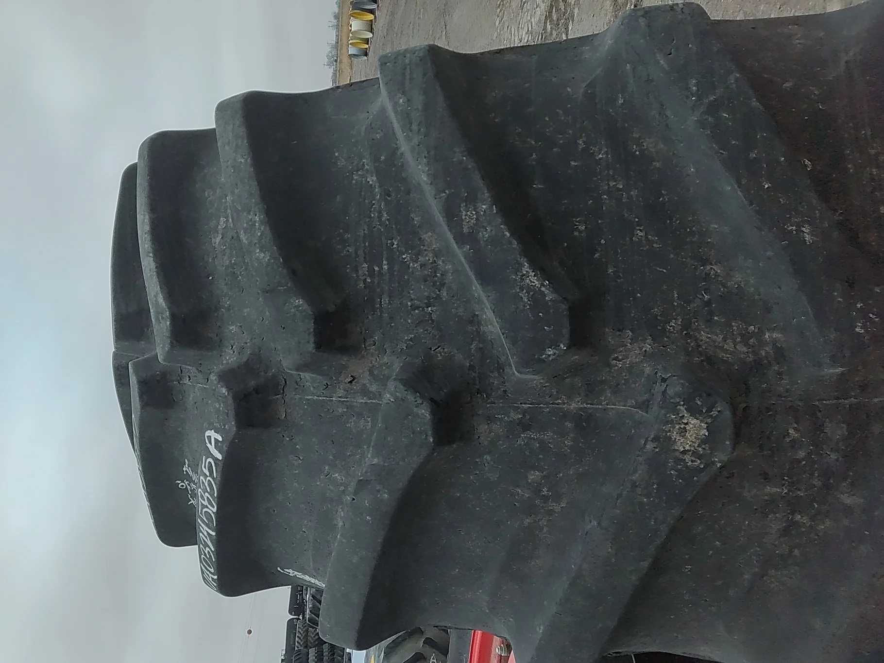 Used 650/85R38 Firestone Radial Deep Tread 23 R-1W 173B TL 85% on 23 X 38 JD Yellow 20B Outside image 3