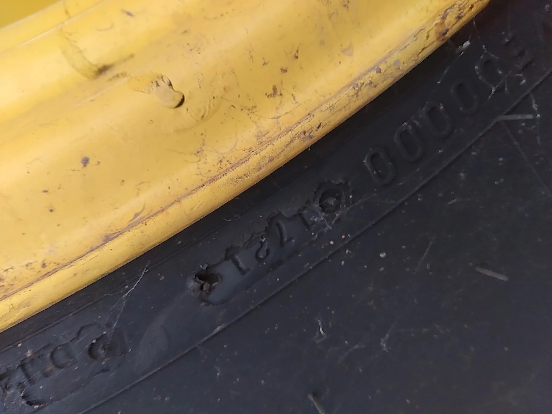 Used 650/85R38 Firestone Radial Deep Tread 23 R-1W 173B TL 85% on 23 X 38 JD Yellow 20B Outside image 6