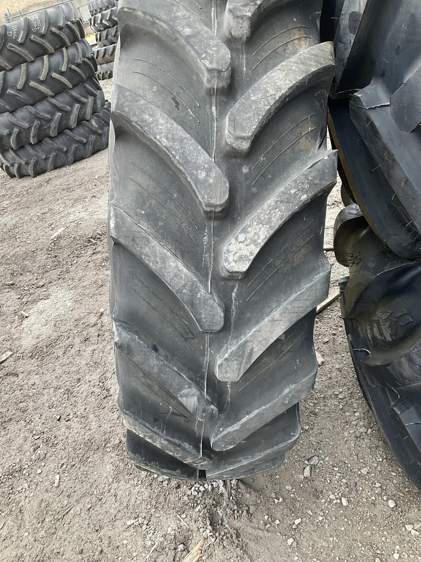 Used 420/85R34 147D Firestone Maxi Traction TL R-1W 90-95% On 15 x 34 12-16.732-14.620 14"BS Titan image 2