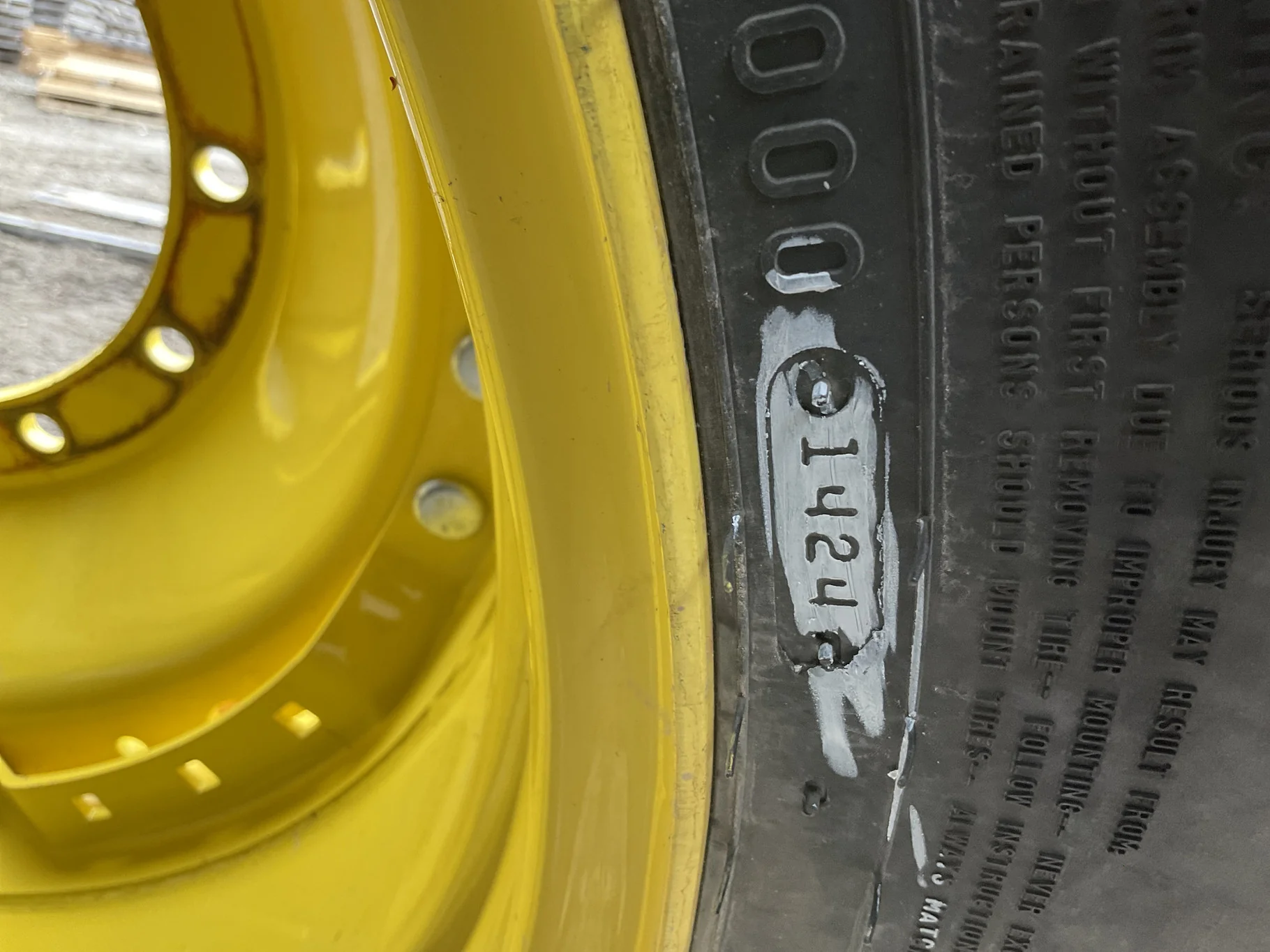 Used 420/85R34 147D Firestone Maxi Traction TL R-1W 90-95% On 15 x 34 12-16.732-14.620 14"BS Titan image 3