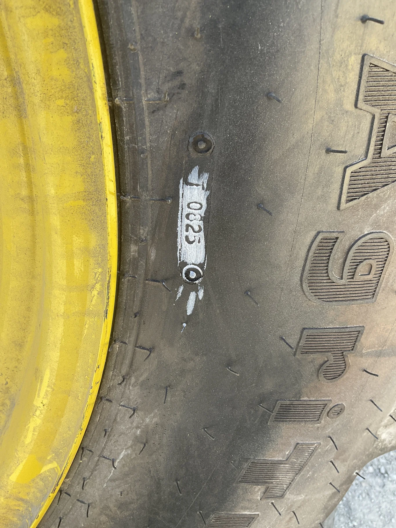 Take-Off 16.9-30 130A6 Galaxy Agritrac2 TL R-1 95-100% On 15 x 30 8-8-6 10"BS TIL Yellow 4/2 Rail image 4