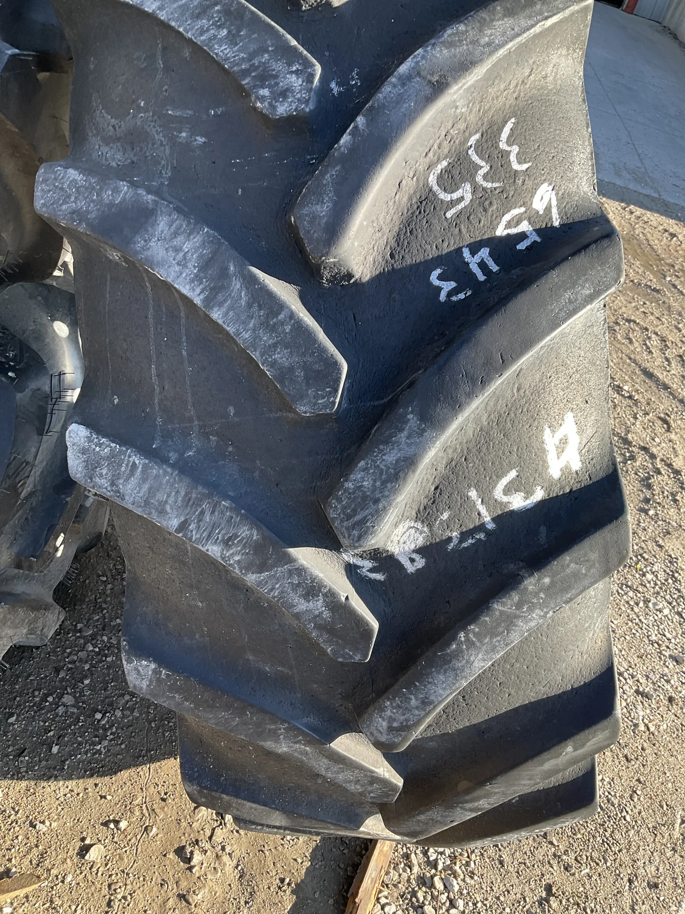 Used 480/70R34 146A8 Goodyear DT812 TL R-1W 55-60% On 15 x 34 12-16.732-14.620 15"BS Titan Silver image 2