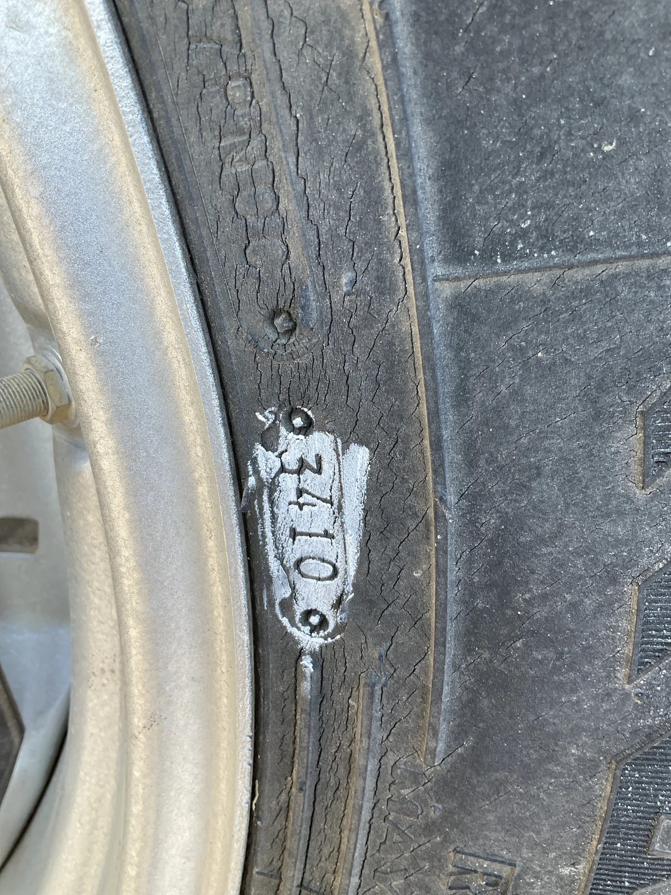 Used 480/70R34 146A8 Goodyear DT812 TL R-1W 55-60% On 15 x 34 12-16.732-14.620 15"BS Titan Silver image 3