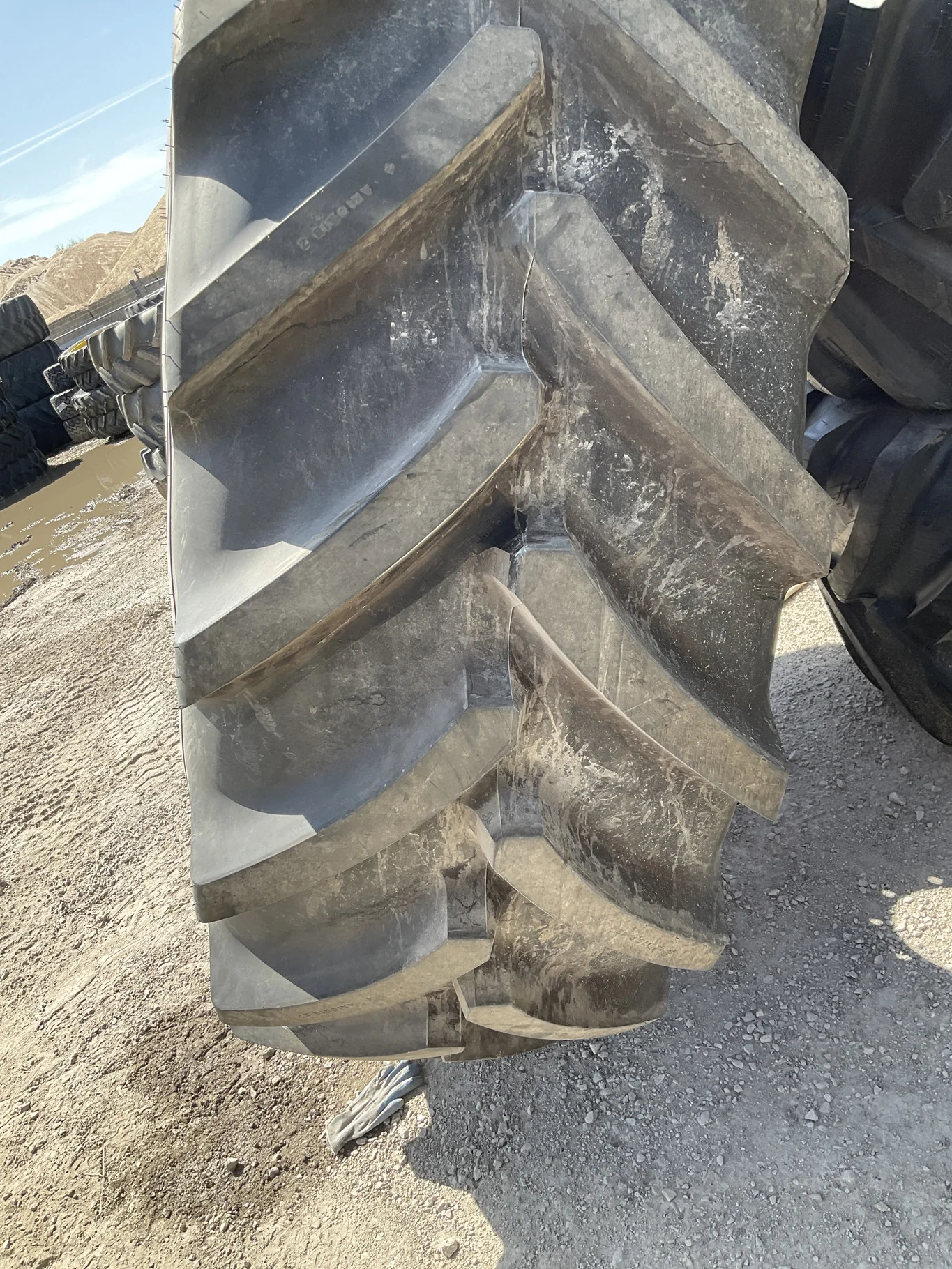 Take-Off VF710/75R42 184D Michelin Axiobib2 TL R-1W 95-100% On 25 x 42 10-13.19-11.07 12"BS Moveero image 2