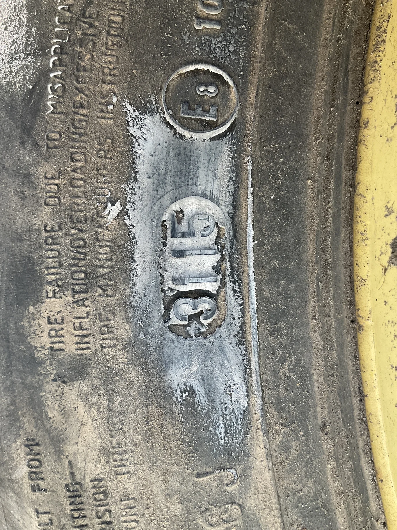 Used 250/85R28 112A8 Kleber Tracker TL R-1W 95-100% On 8 x 28 8-8-6 5"BS Yellow 6 Clamp Wheel/Disc image 4