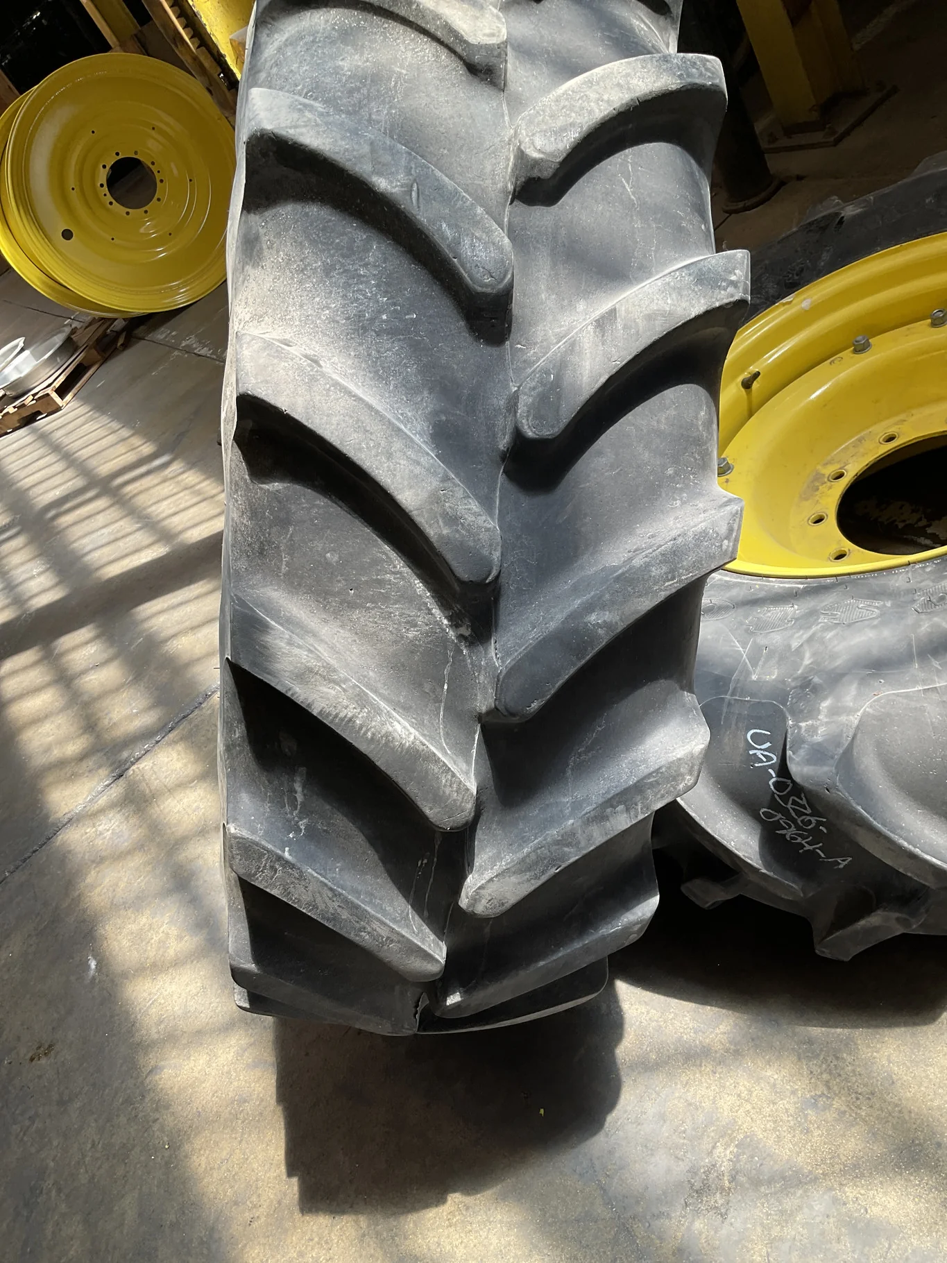 Used 420/85R28 136E Firestone Performer 85 Extra TL R-1W 75-80% On 15x28 10-13.19-11.07 9"BS Titan image 2