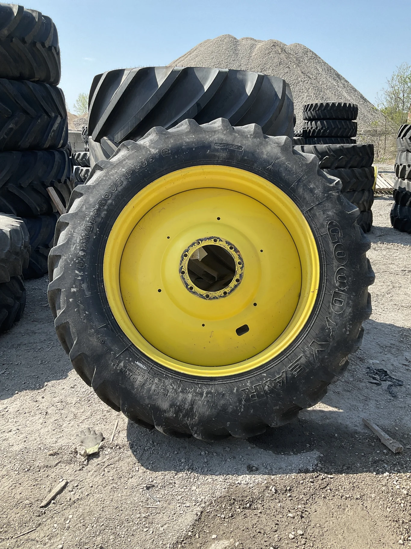 Used 480/80R46 158A8 Goodyear Ultratorque+ TL R-2 70-75% On 16 x 46 10-13.19-11.07 2"BS Titan Yellow