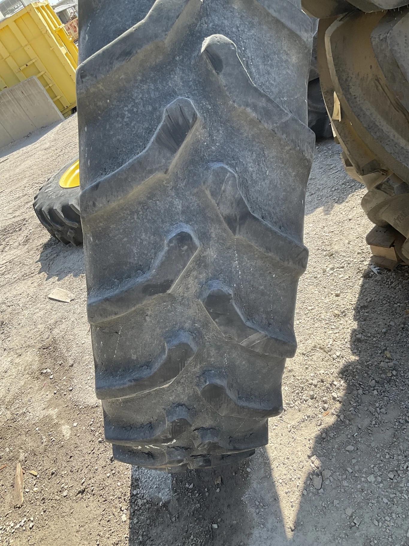 Used 480/80R46 158A8 Goodyear Ultratorque+ TL R-2 70-75% On 16 x 46 10-13.19-11.07 2"BS Titan Yellow image 2