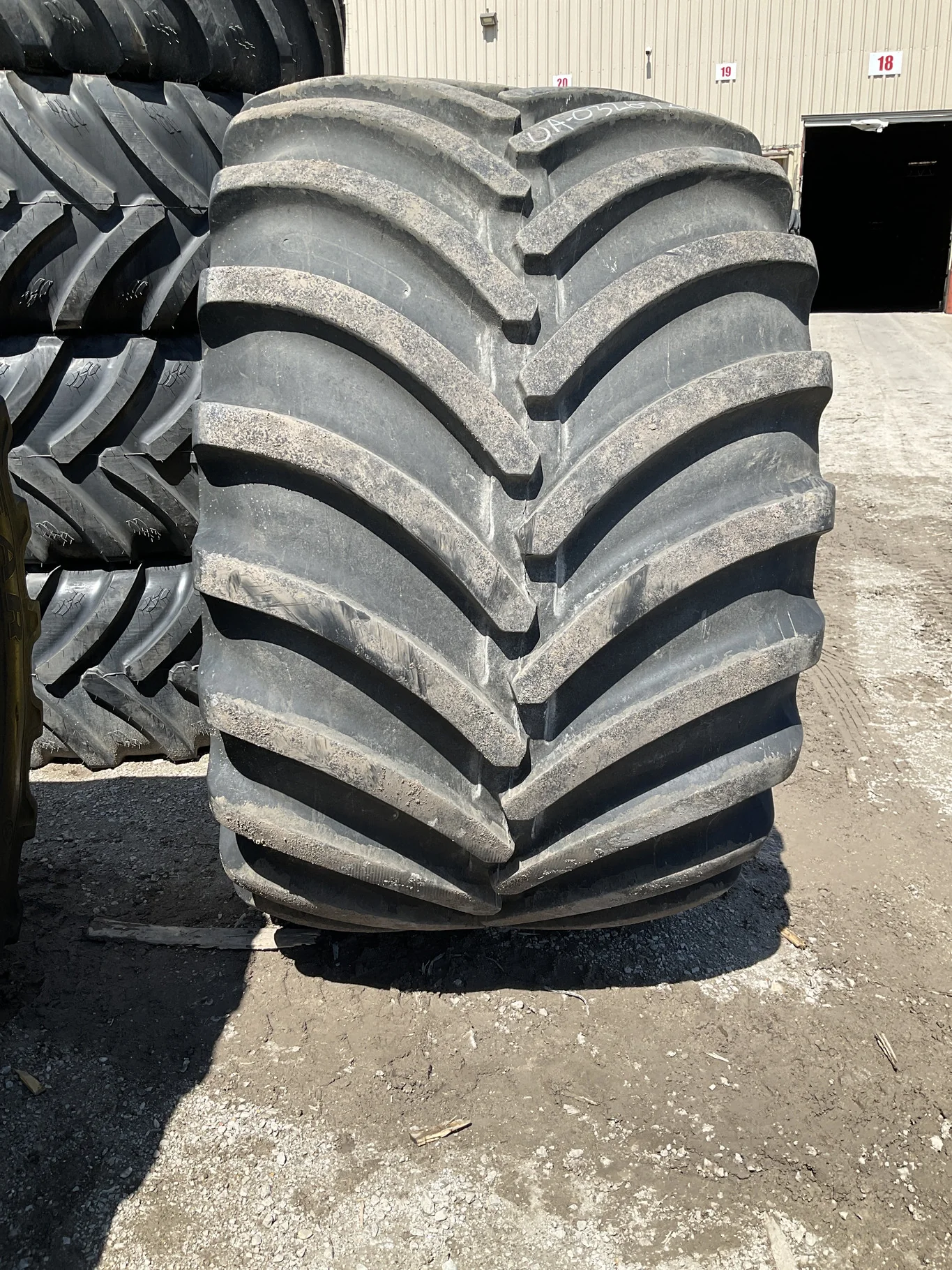 Used LSW1250/35R46 195D Goodyear Optitrac TL R-1W 85-90% On 28 x 46 10-13.19-11.07 24"BS Titan image 2