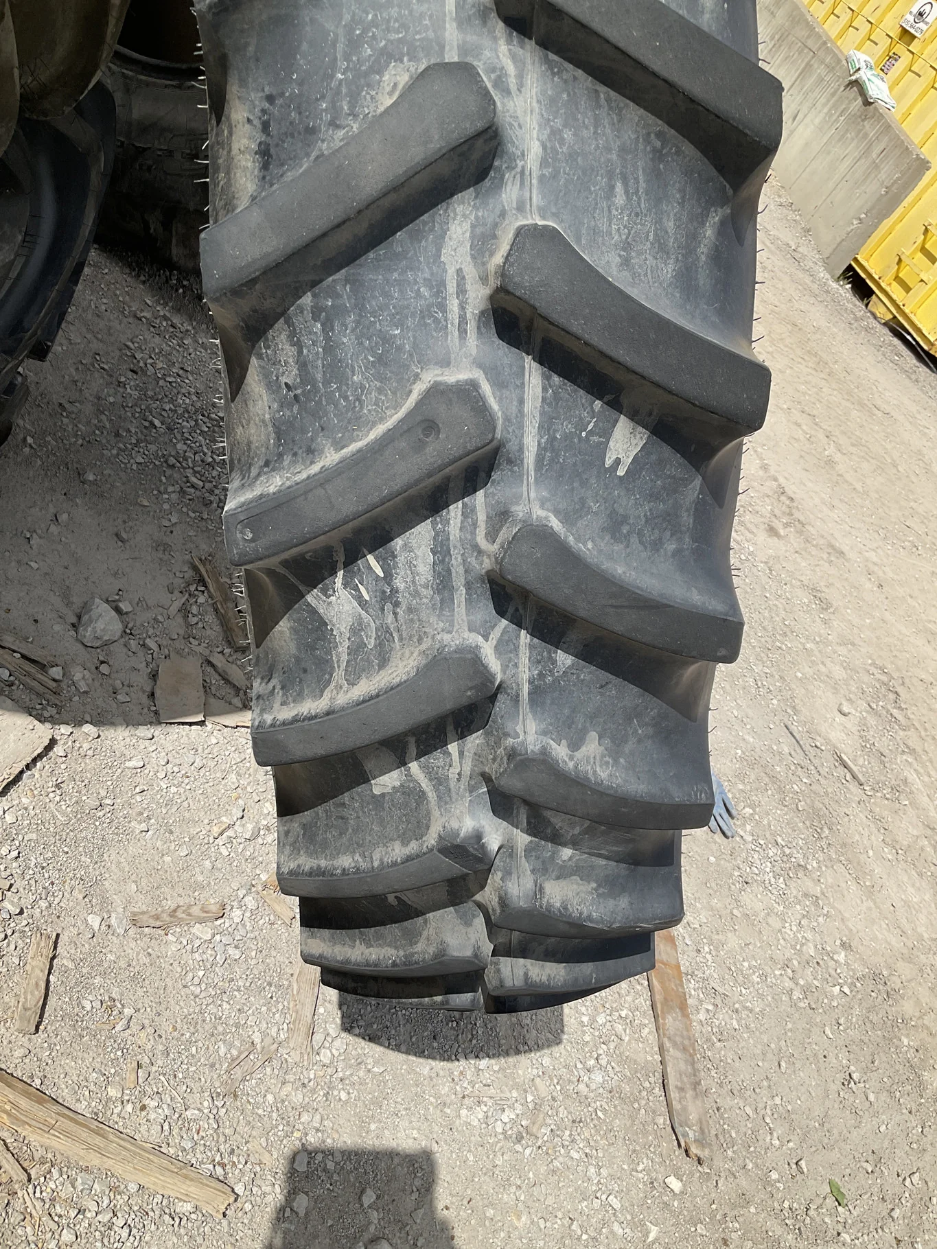 Used 420/80R46 151B Firestone Radial AT23 TL R-1 90-95% On 13 x 46 12-32.047-30.078 5"BS Yellow Rim image 2