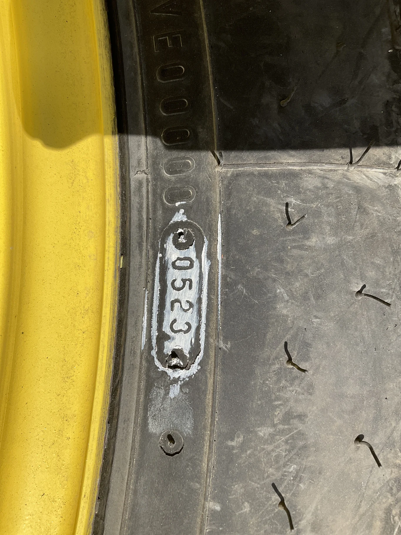Used 420/80R46 151B Firestone Radial AT23 TL R-1 90-95% On 13 x 46 12-32.047-30.078 5"BS Yellow Rim image 3