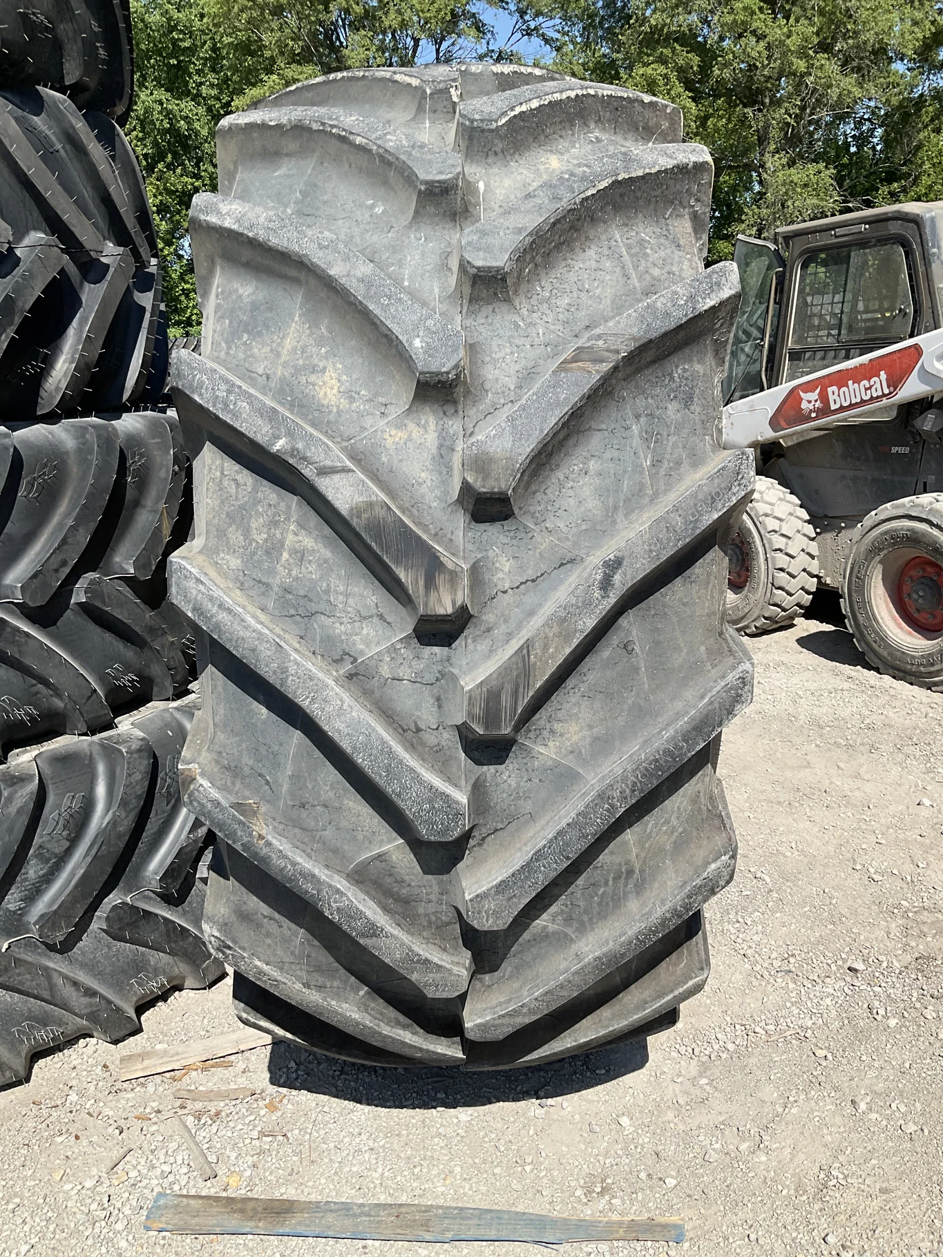 Used IF900/60R42 180D Trelleborg TM1000 High Power TL R-1W 85-90% On 30 x 42 12-32.047-30.078 16"BS image 2
