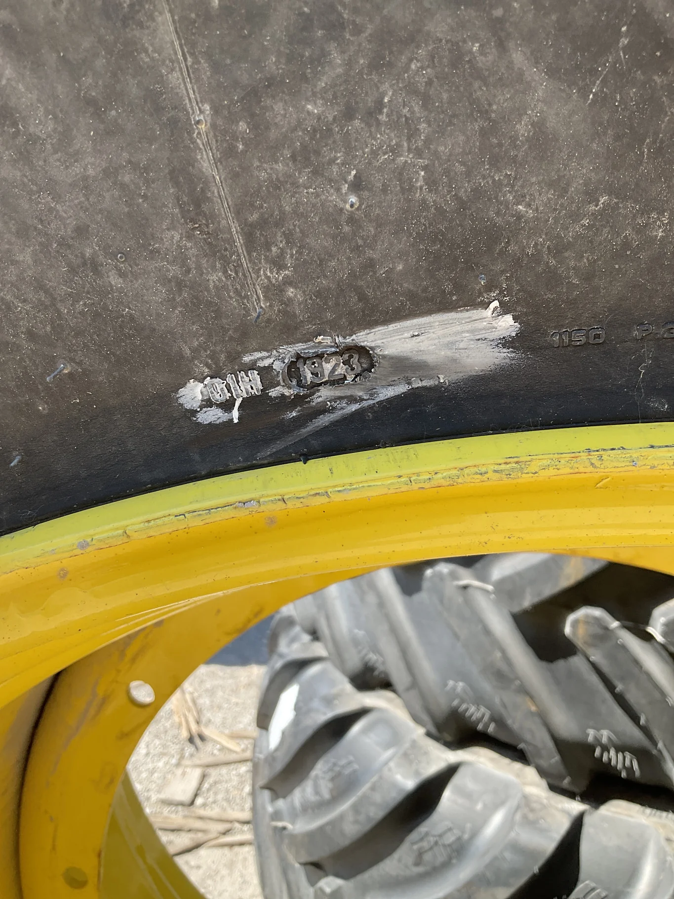 Used IF900/60R42 180D Trelleborg TM1000 High Power TL R-1W 85-90% On 30 x 42 12-32.047-30.078 16"BS image 3