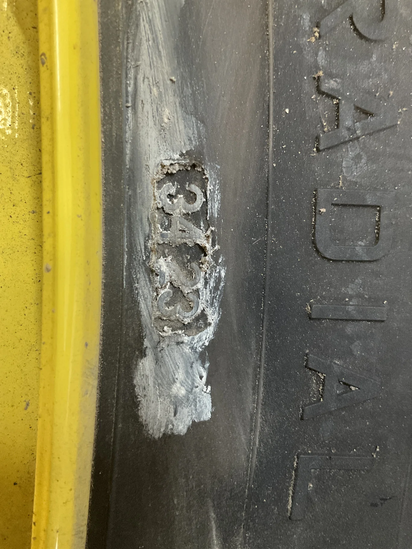 Take-Off 480/80R46 158A8 Firestone DT23 TL R-1W 95-100% On 16 x 46 12-32.047-30.078 4"BS Yellow Rim image 3