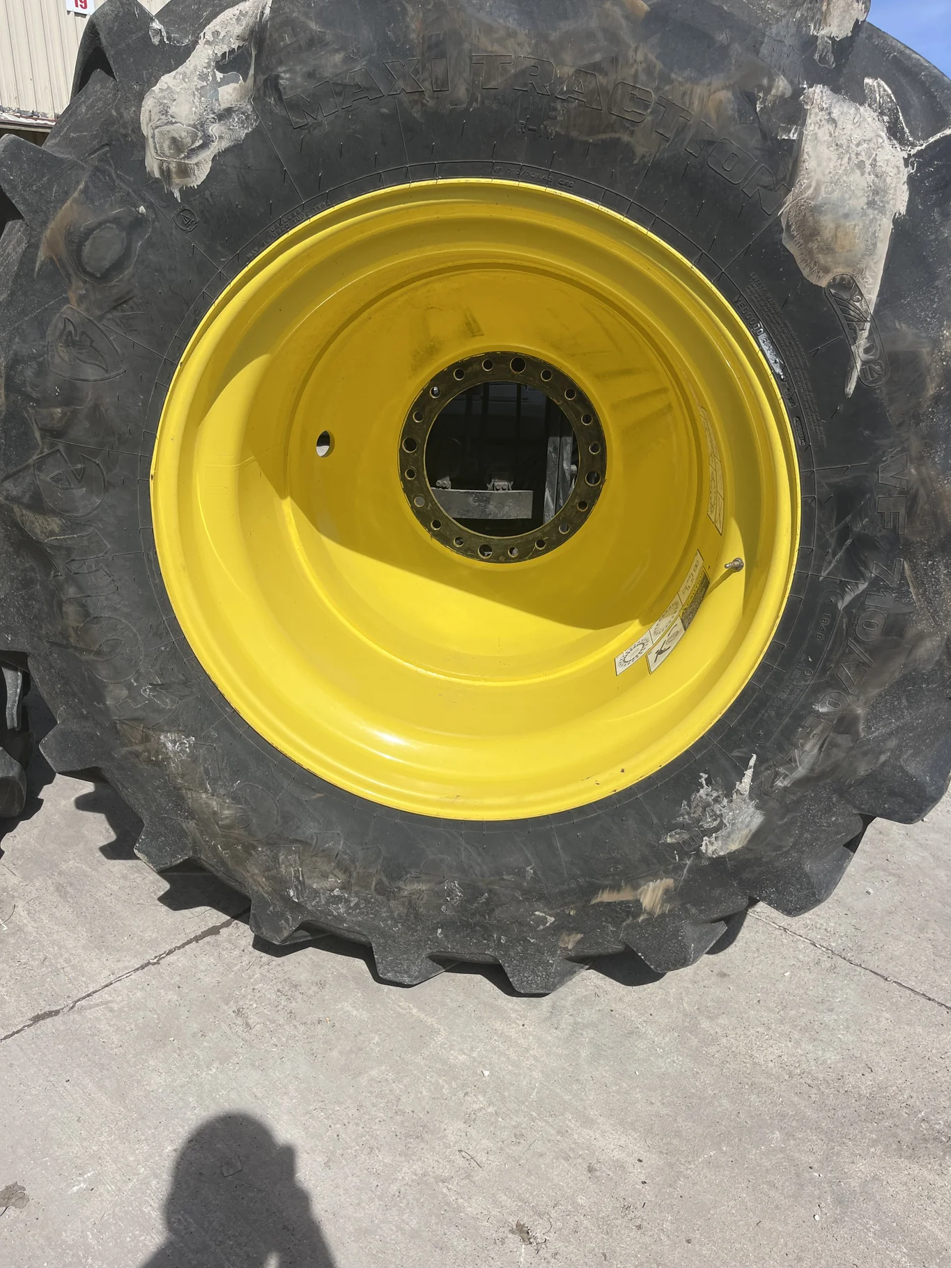Used VF710/70R42CFO 184B Firestone Maxi Traction TL R-1W  85-90% On 25 x 42 20-18.5-15.375 -5.75"BS