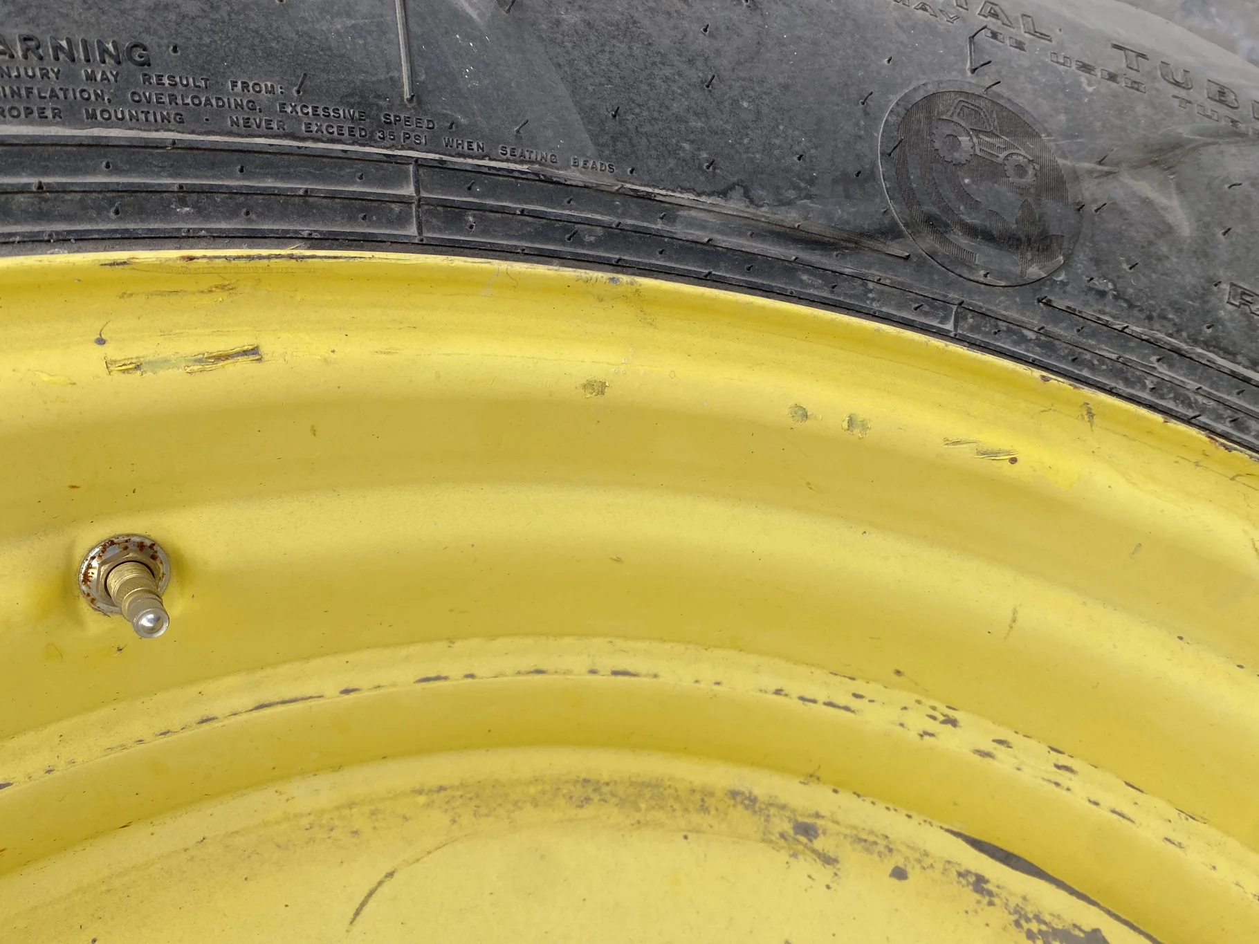 Used 98% 650/85R38 Goodyear Optitrac DT824 R-1W (173A8/173B) TL (tear in bead, slight road wear - go image 6