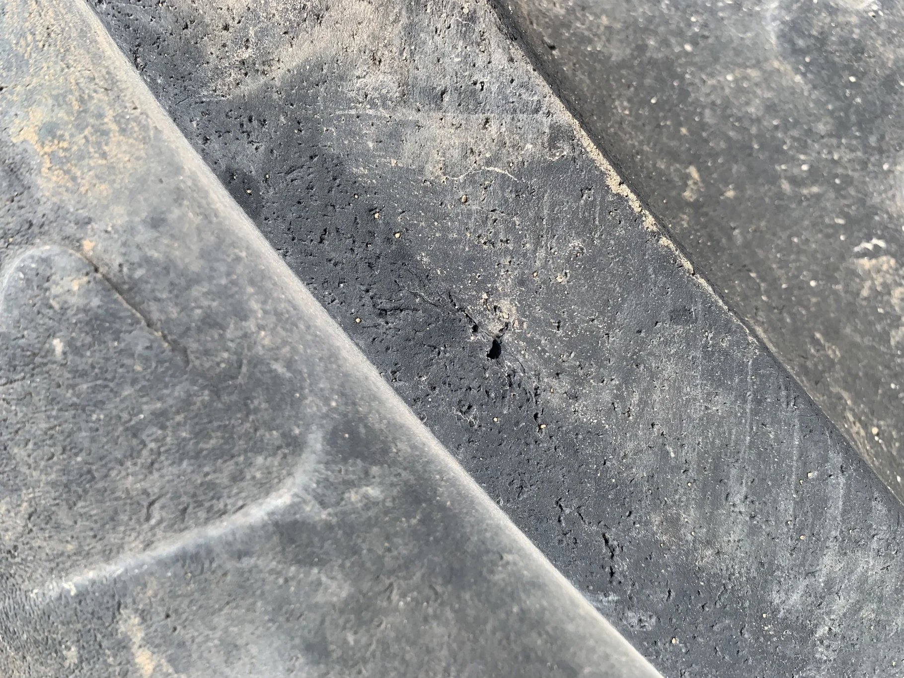Used 380/90R50 BKT Agrimax RT945 R-1W (151A8) TL 60% on a 12 x 50 Case Silver Waffle with 10 Bo image 5