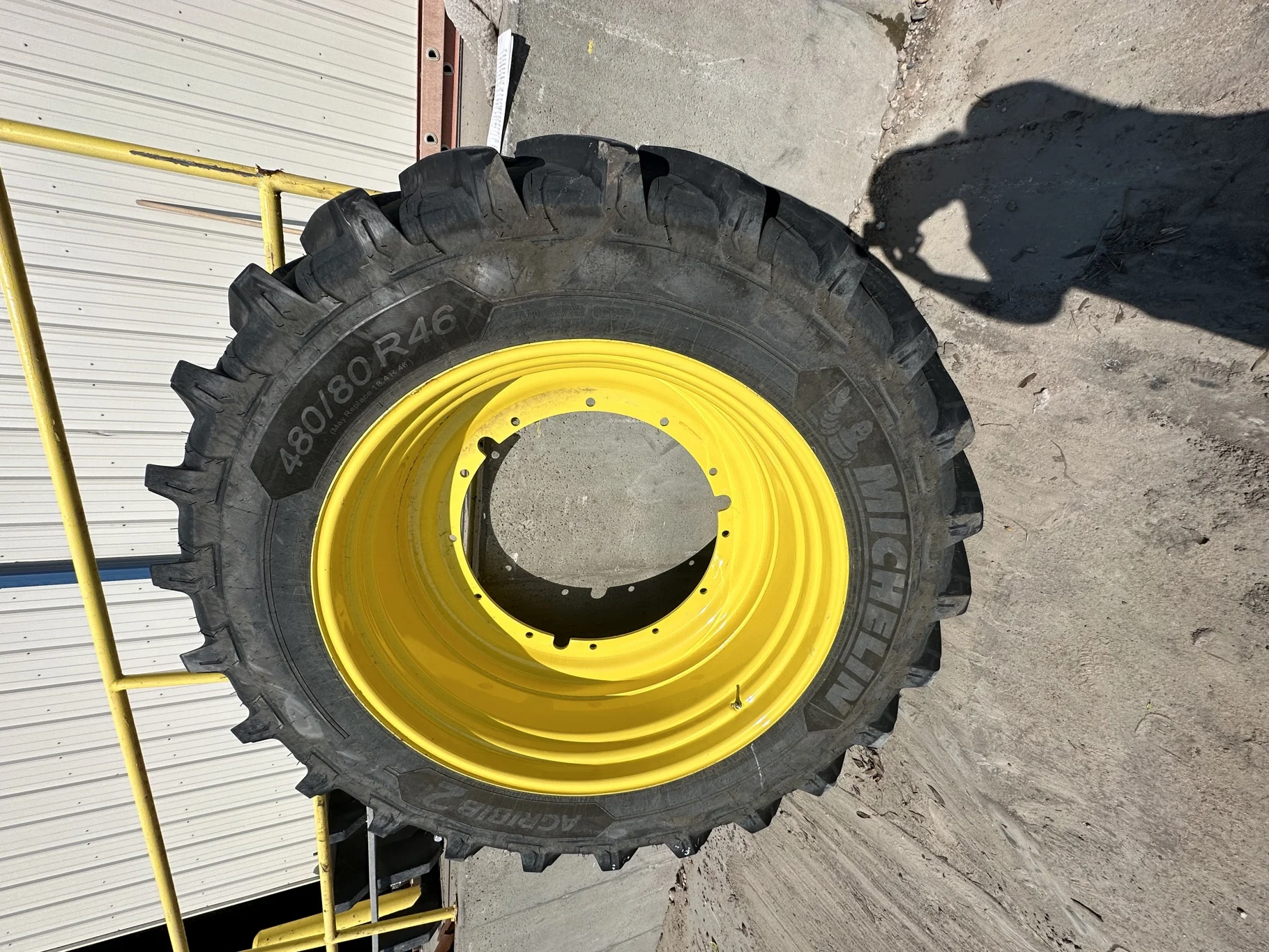 USED 480/80R46 Michelin AgriBib 2 R-1W (158A8/158B) TL 90% on a 16 X 46 JD Y 12-32.047-30.078 Stub