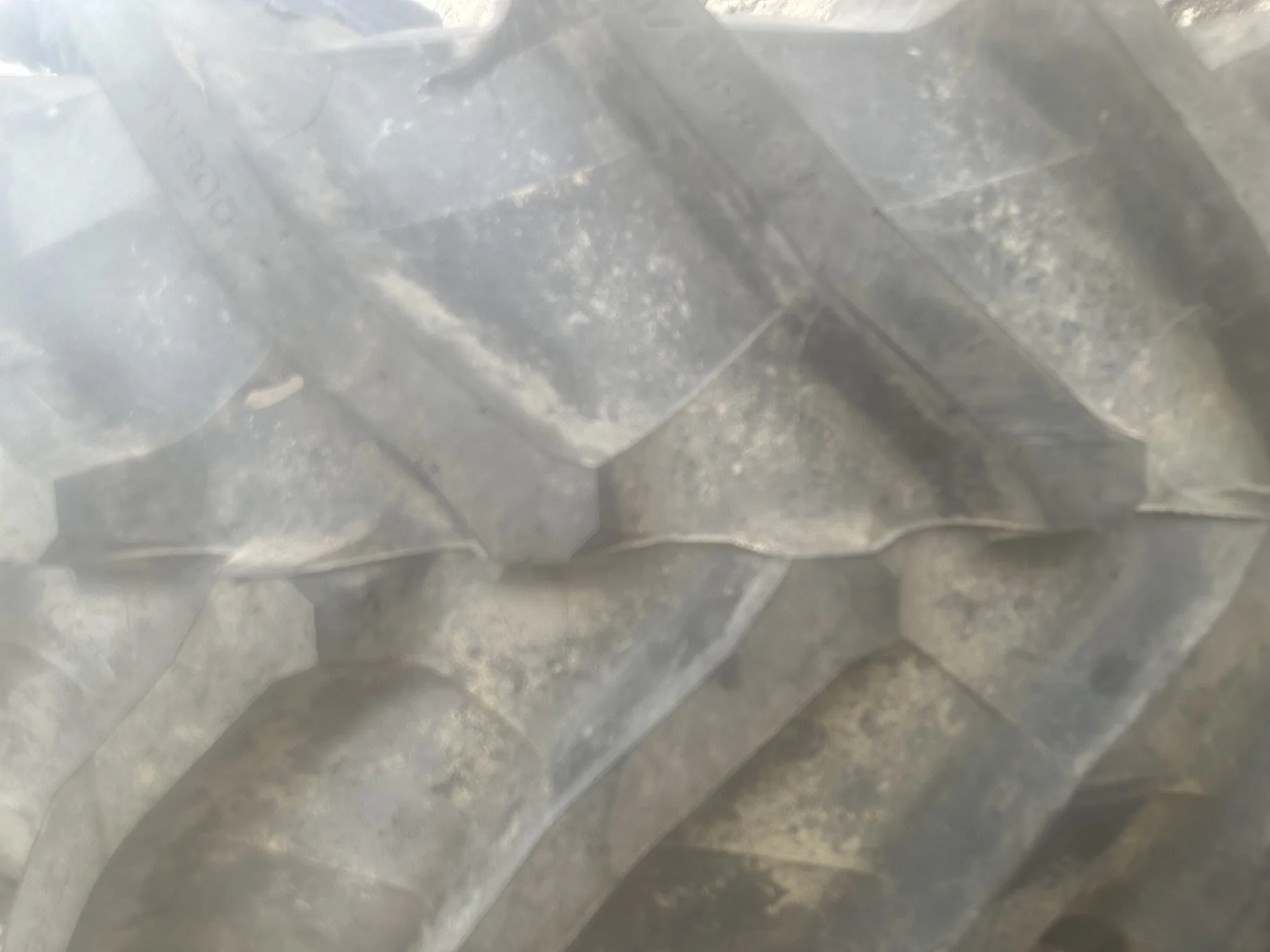 USED 540/65R30 Trelleborg TM800 High Speed R-1W 150D TL 98% on 18 X 30 10-11.25-8.83 NH .625 plate image 4