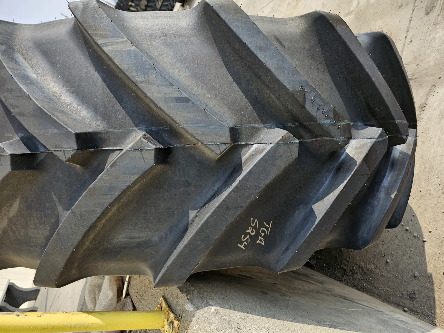 Used 650/85R38 Mitas SFT 173D/176A8 TL 98% On 23 X 38 10-13.189-11.09 JDY Formed Dual image 3