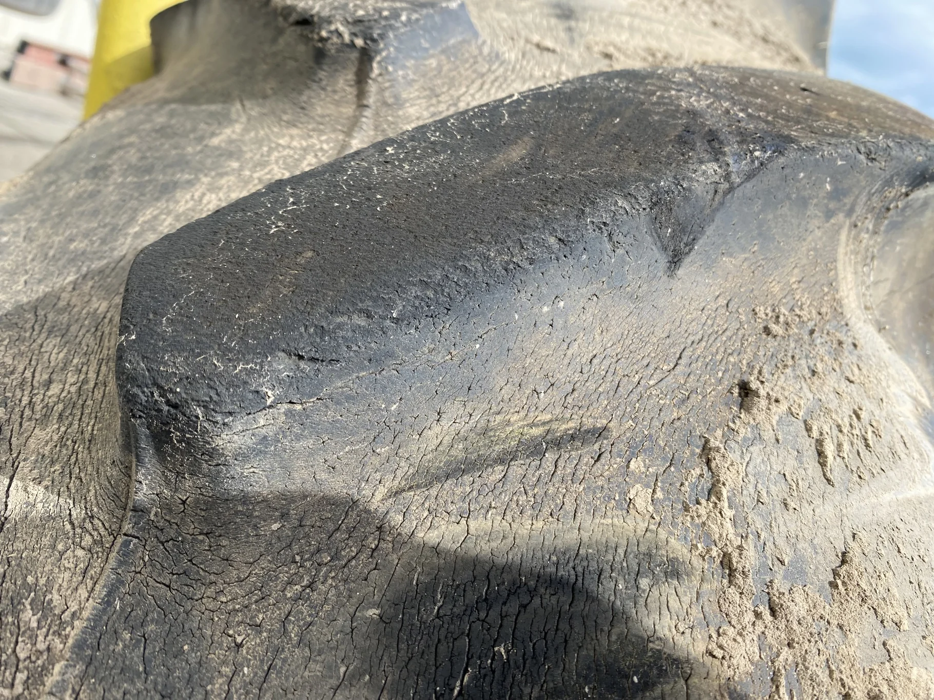 Used 42% 380/90R54 Goodyear Super Traction Radial DT800 on 12 X 54 JD Yellow 12 Bolt (.937) 12-32.04 image 7