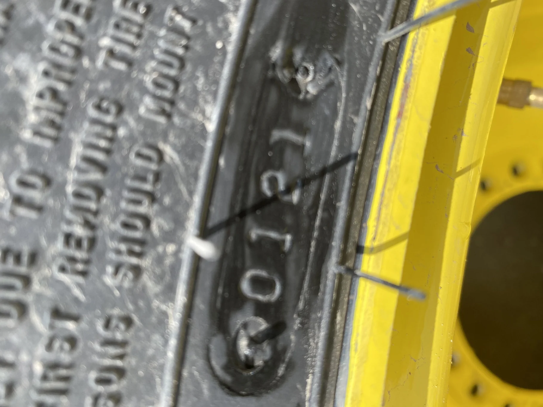 Used VF900/60R32 193B FS Maxi Traction CFO R-1W TL 90% On 30 x 32 20-13.187-11.060 Combine Wheel image 7