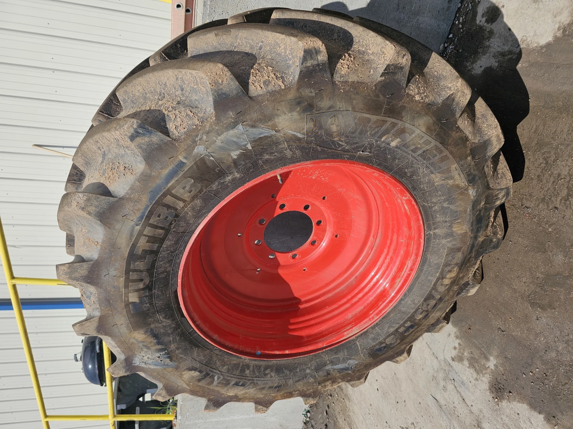 Take-Off 600/65R34 Michelin Multibib 151D TL on a 18 X 34 Fendt Red Straight Plate Wheel 8 bolt (Lug